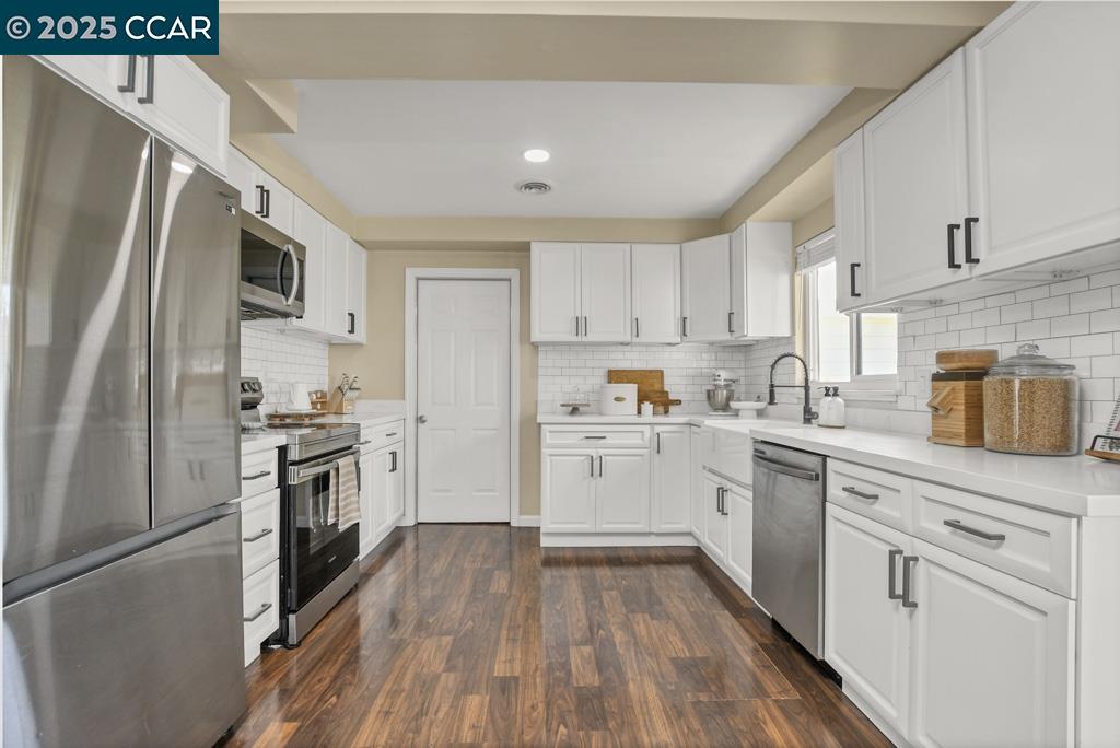 Detail Gallery Image 10 of 31 For 320 E 13th Street, Antioch,  CA 94509-1910 - 3 Beds | 2 Baths