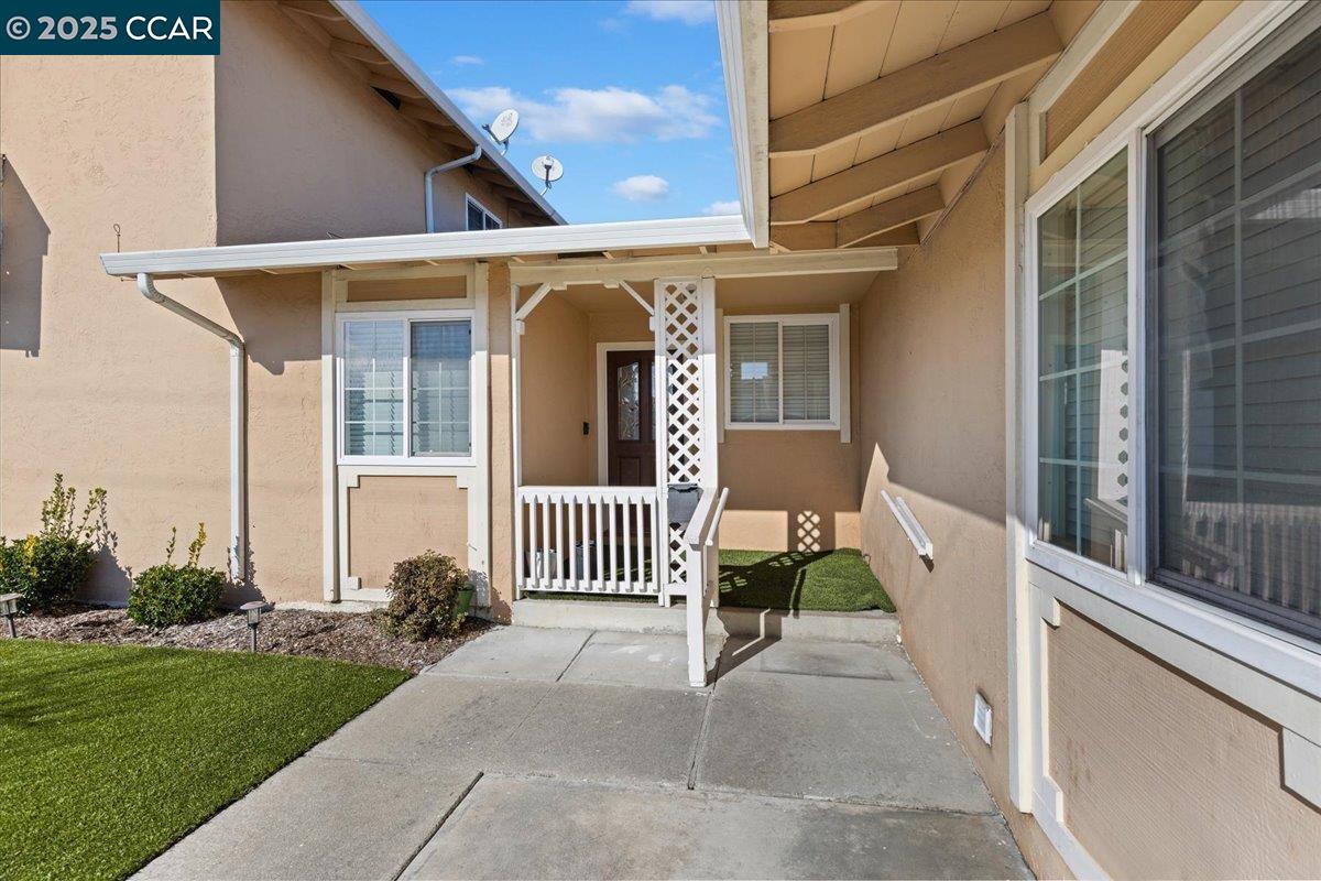 Detail Gallery Image 3 of 39 For 34864 Perry Rd, Union City,  CA 94587 - 5 Beds | 3 Baths