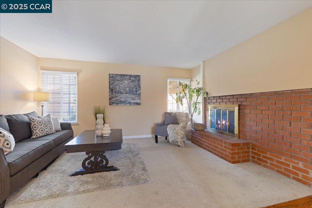 Detail Gallery Image 5 of 39 For 34864 Perry Rd, Union City,  CA 94587 - 5 Beds | 3 Baths