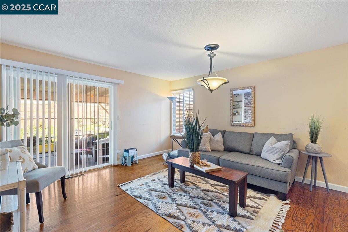 Detail Gallery Image 9 of 39 For 34864 Perry Rd, Union City,  CA 94587 - 5 Beds | 3 Baths