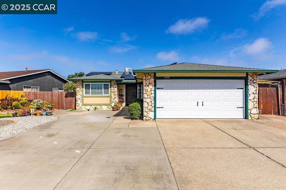 Detail Gallery Image 2 of 29 For 1522 Severus Dr, Vallejo,  CA 94589 - 5 Beds | 3 Baths