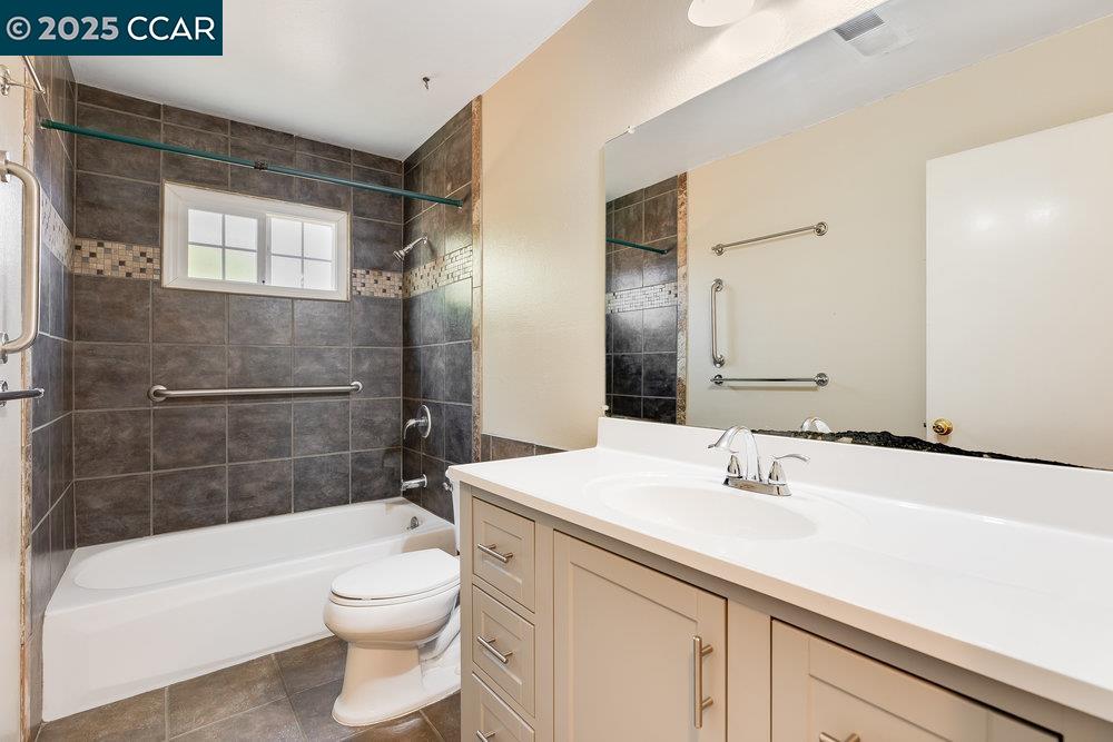 Detail Gallery Image 17 of 29 For 1522 Severus Dr, Vallejo,  CA 94589 - 5 Beds | 3 Baths