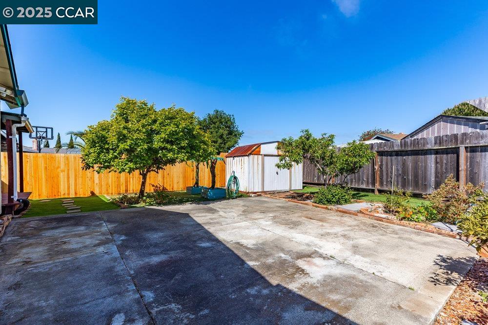 Detail Gallery Image 25 of 29 For 1522 Severus Dr, Vallejo,  CA 94589 - 5 Beds | 3 Baths