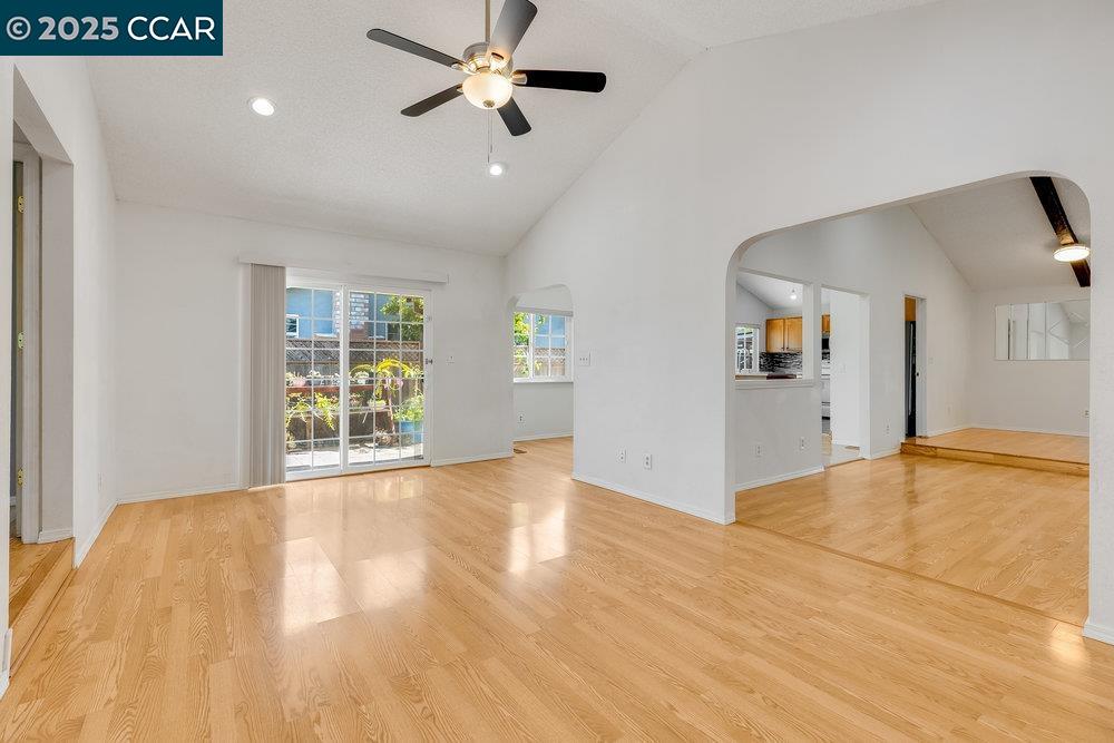 Detail Gallery Image 9 of 29 For 1522 Severus Dr, Vallejo,  CA 94589 - 5 Beds | 3 Baths
