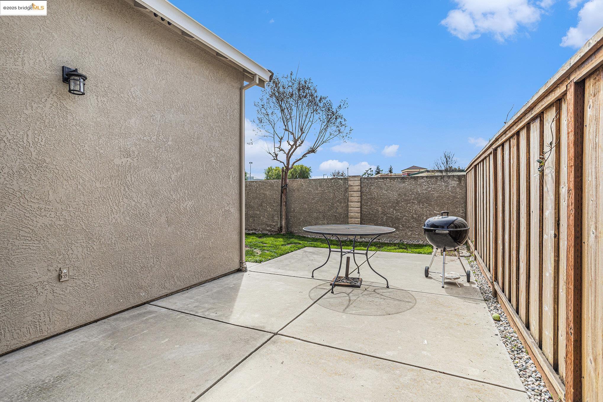 Detail Gallery Image 16 of 16 For 1750 Laurelgrove Ln, Tracy,  CA 95376 - 3 Beds | 2 Baths