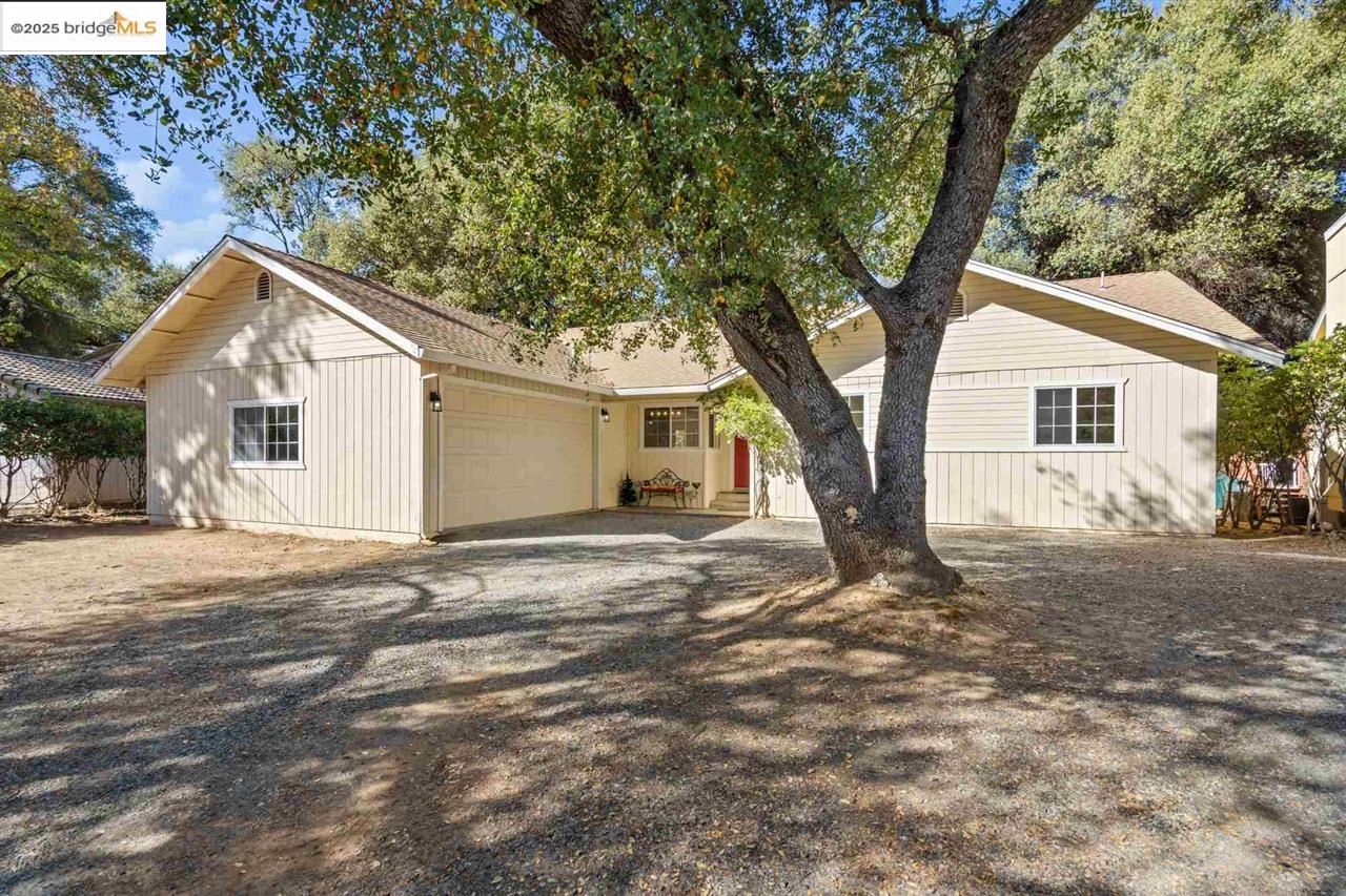 Detail Gallery Image 1 of 60 For 13064 Jackson Mill, Groveland,  CA 95321-9552 - 3 Beds | 2/1 Baths