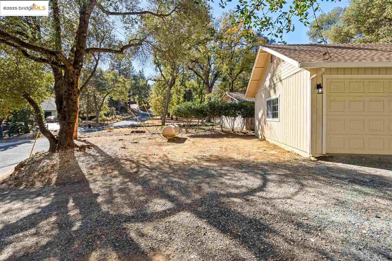 Detail Gallery Image 6 of 60 For 13064 Jackson Mill, Groveland,  CA 95321-9552 - 3 Beds | 2/1 Baths