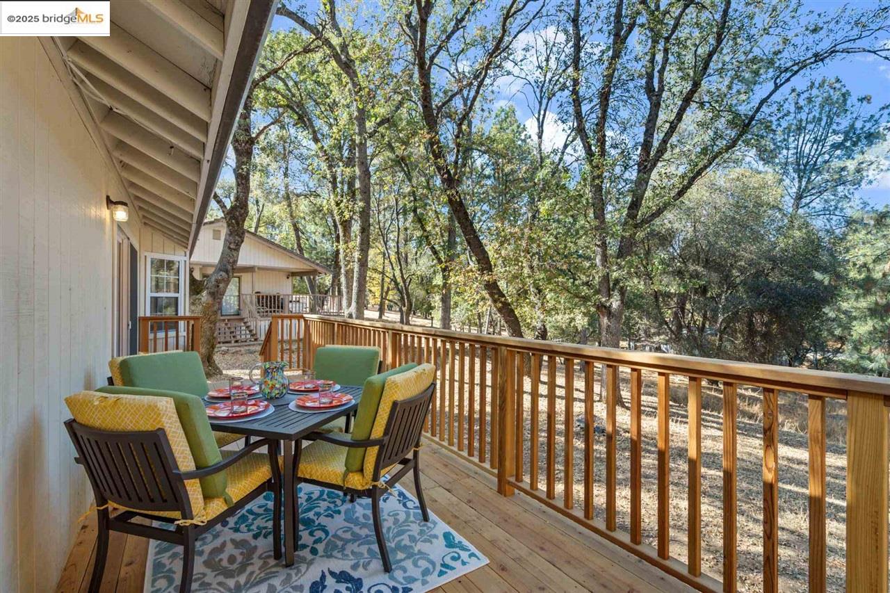 Detail Gallery Image 9 of 60 For 13064 Jackson Mill, Groveland,  CA 95321-9552 - 3 Beds | 2/1 Baths