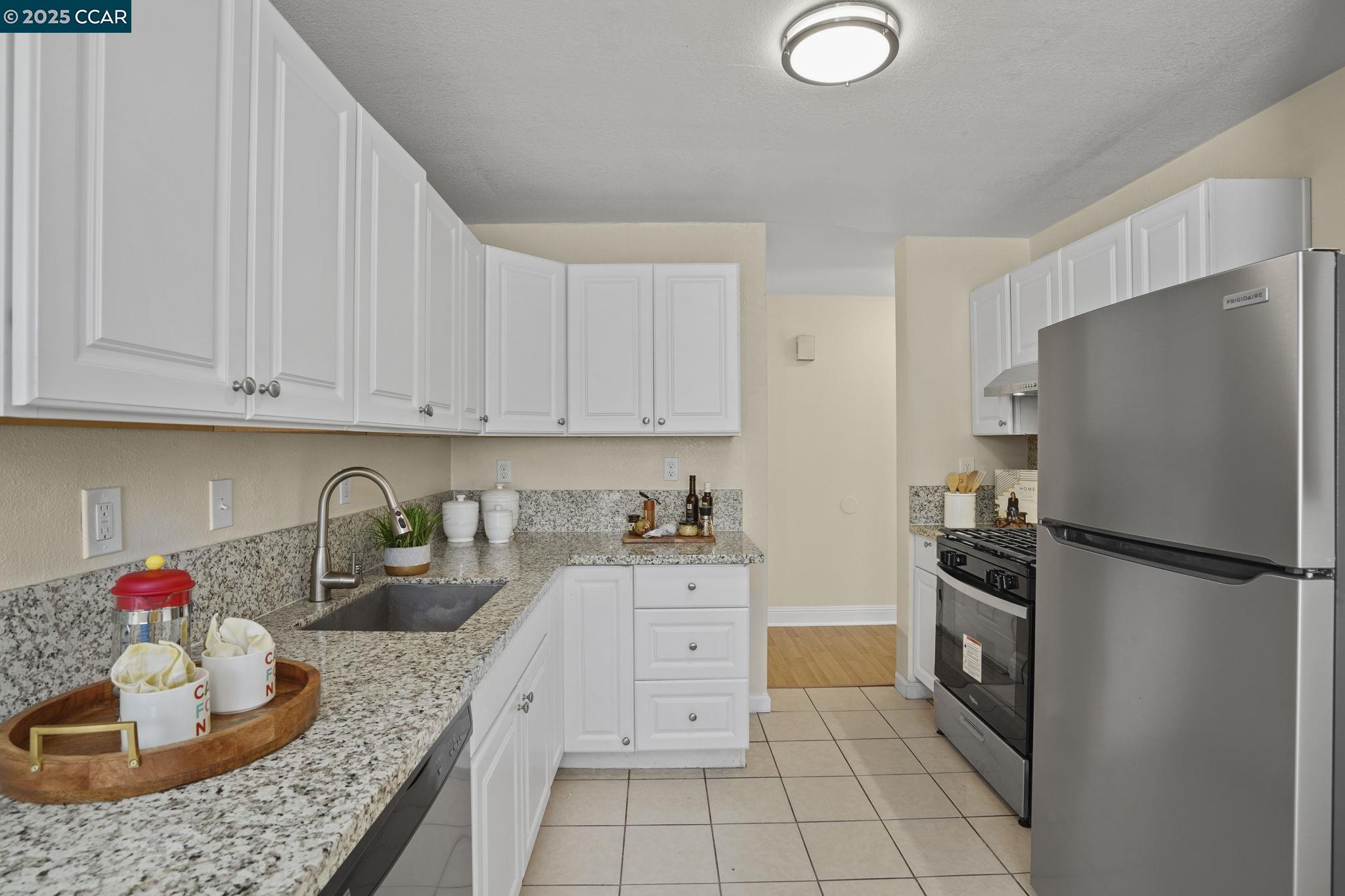 Detail Gallery Image 14 of 29 For 113 Woy Cir, Pinole,  CA 94564 - 2 Beds | 1/1 Baths