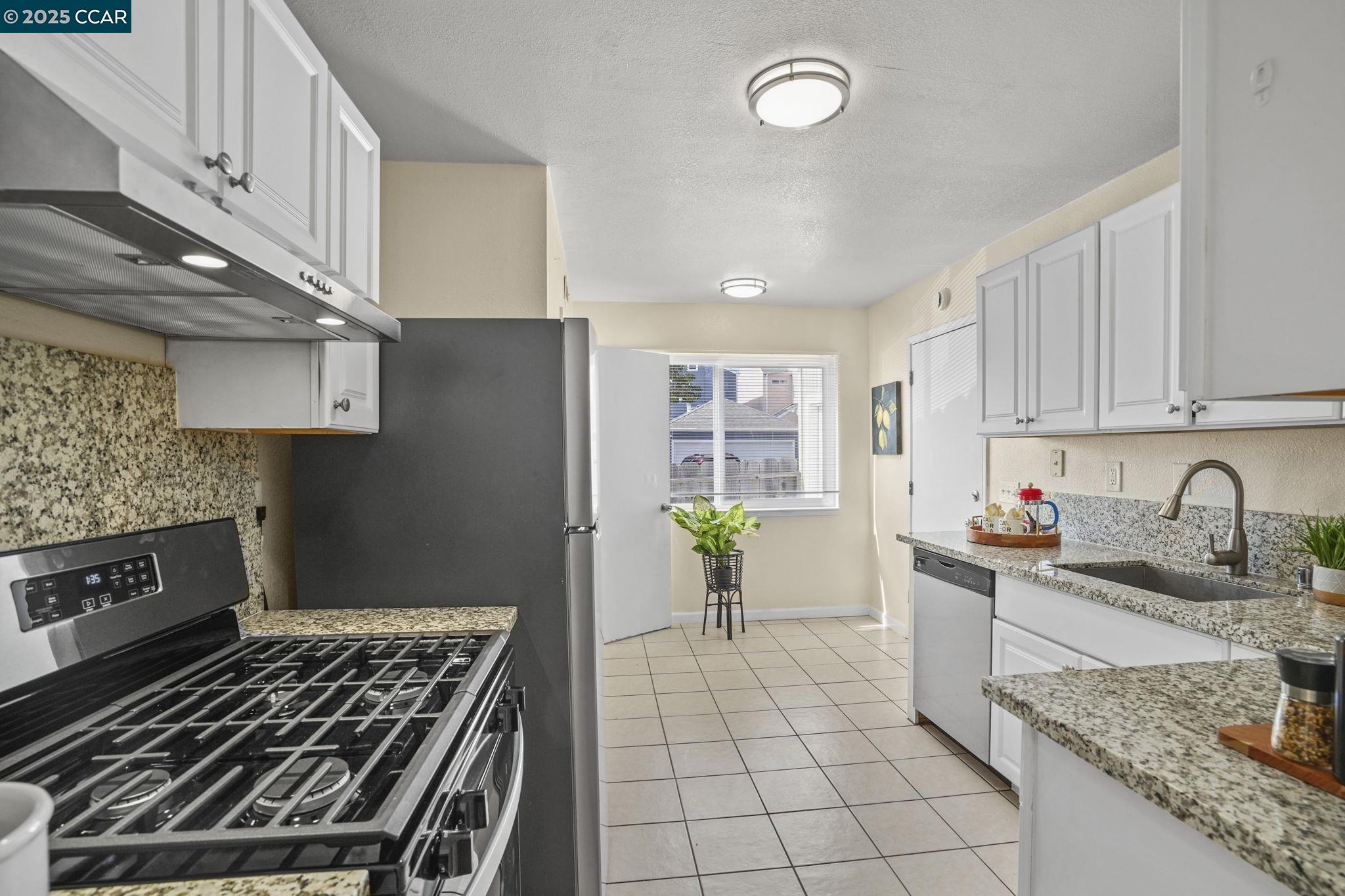 Detail Gallery Image 15 of 29 For 113 Woy Cir, Pinole,  CA 94564 - 2 Beds | 1/1 Baths