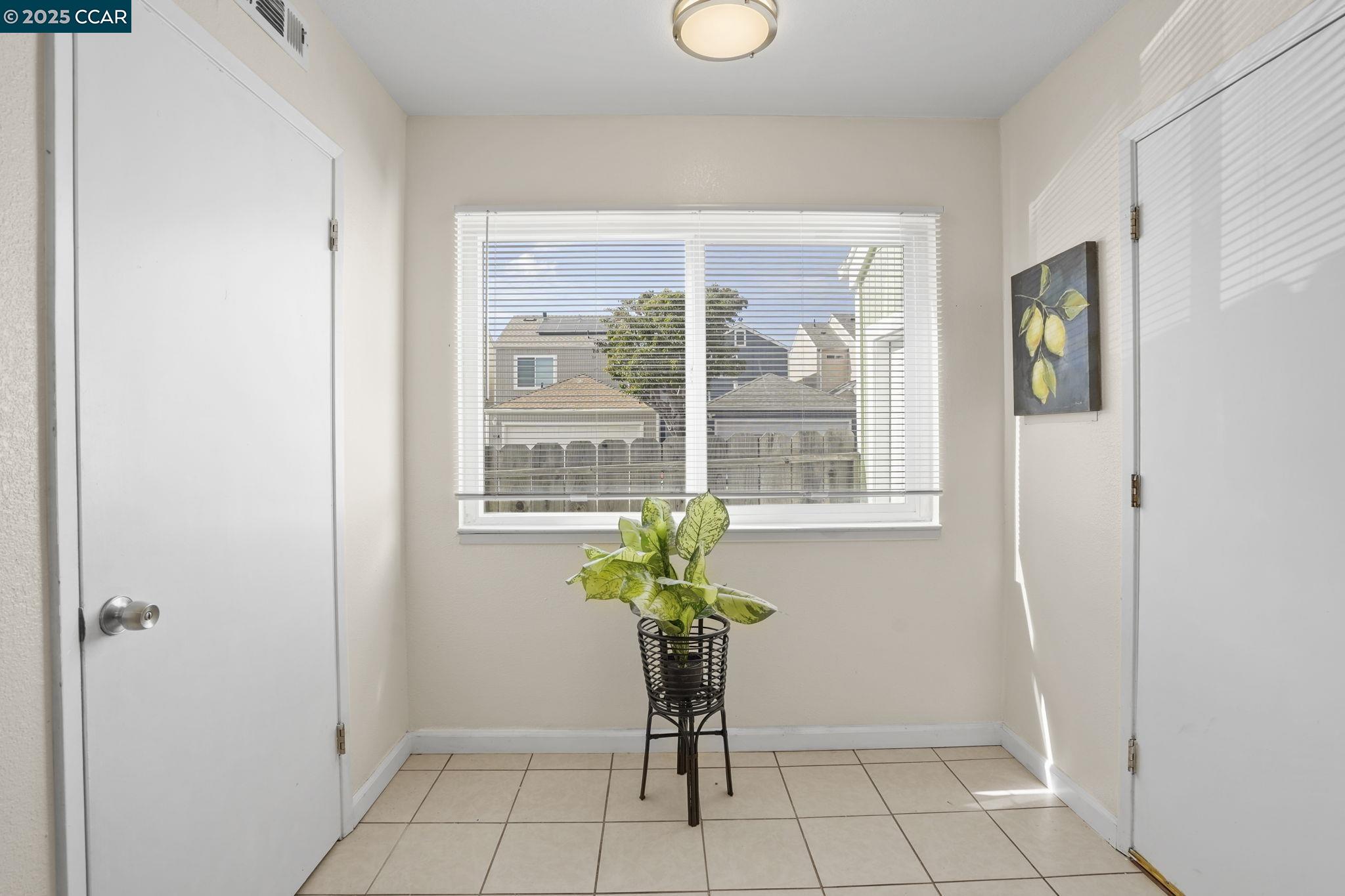 Detail Gallery Image 17 of 29 For 113 Woy Cir, Pinole,  CA 94564 - 2 Beds | 1/1 Baths