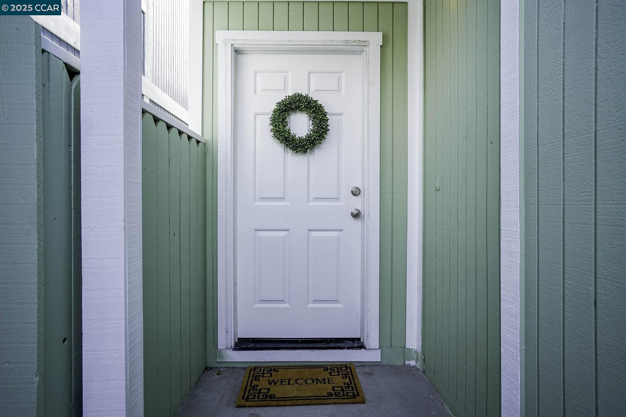 Detail Gallery Image 4 of 29 For 113 Woy Cir, Pinole,  CA 94564 - 2 Beds | 1/1 Baths