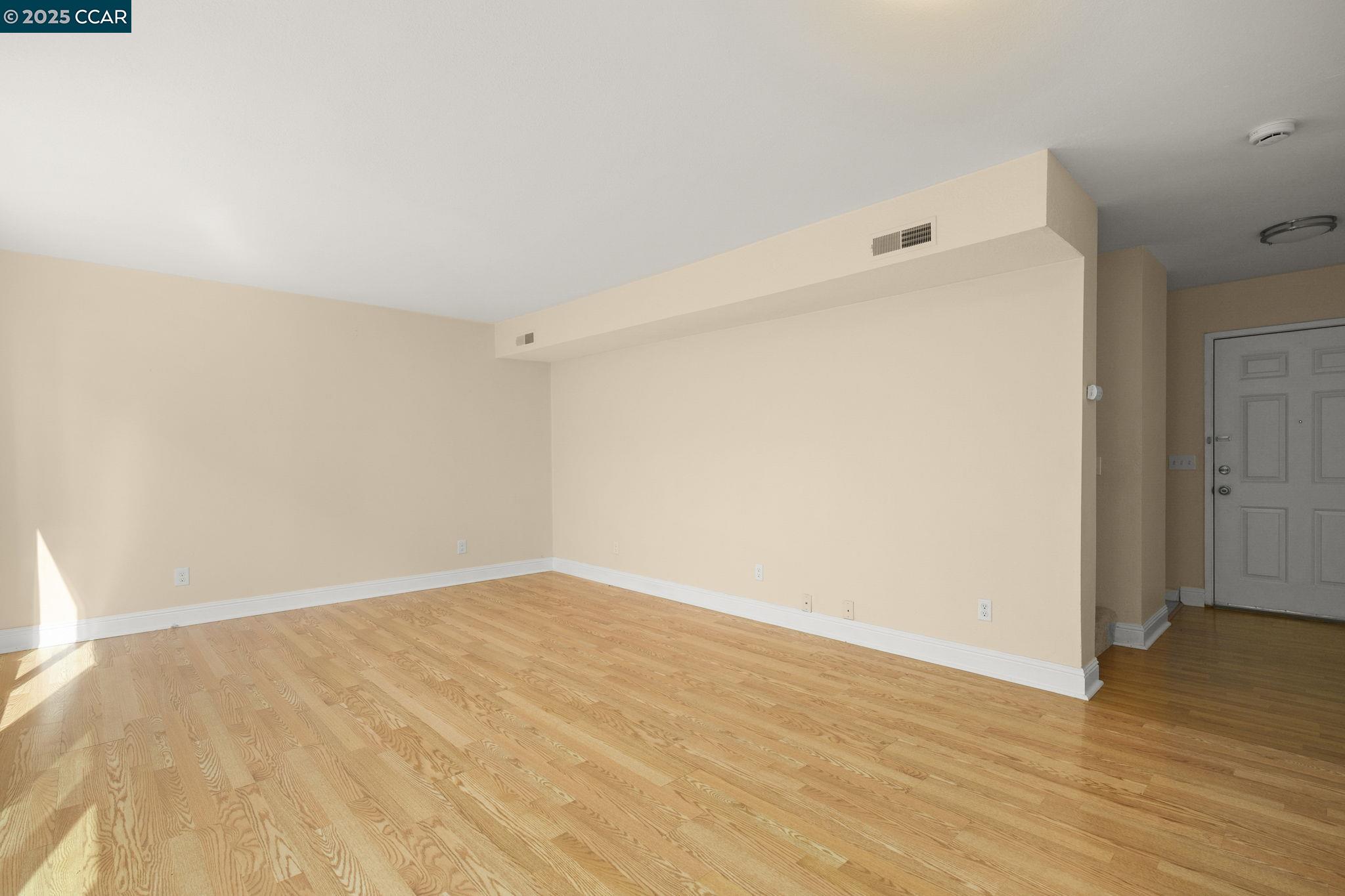 Detail Gallery Image 8 of 29 For 113 Woy Cir, Pinole,  CA 94564 - 2 Beds | 1/1 Baths