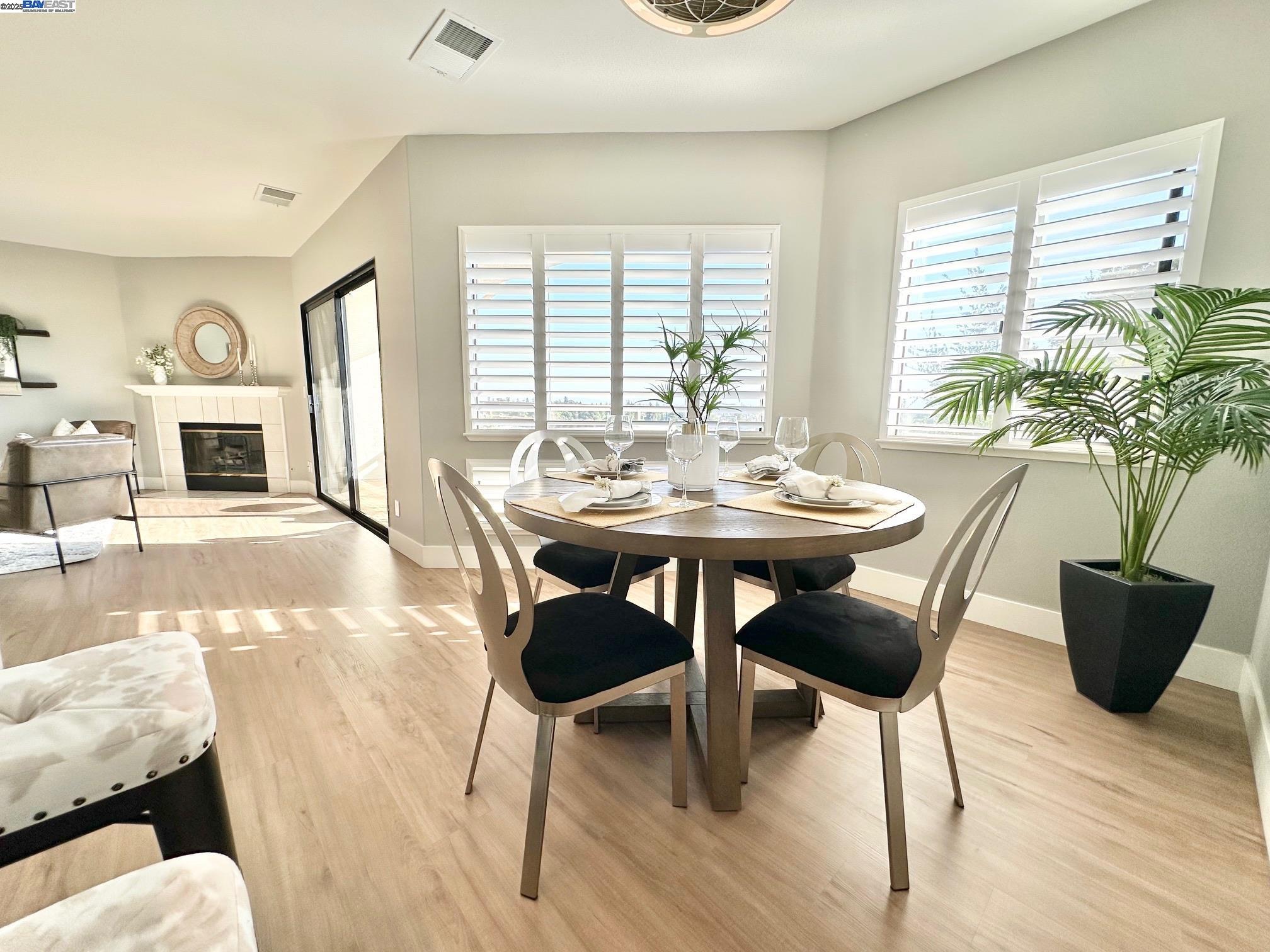 Photo #2: 41095670 Listing 