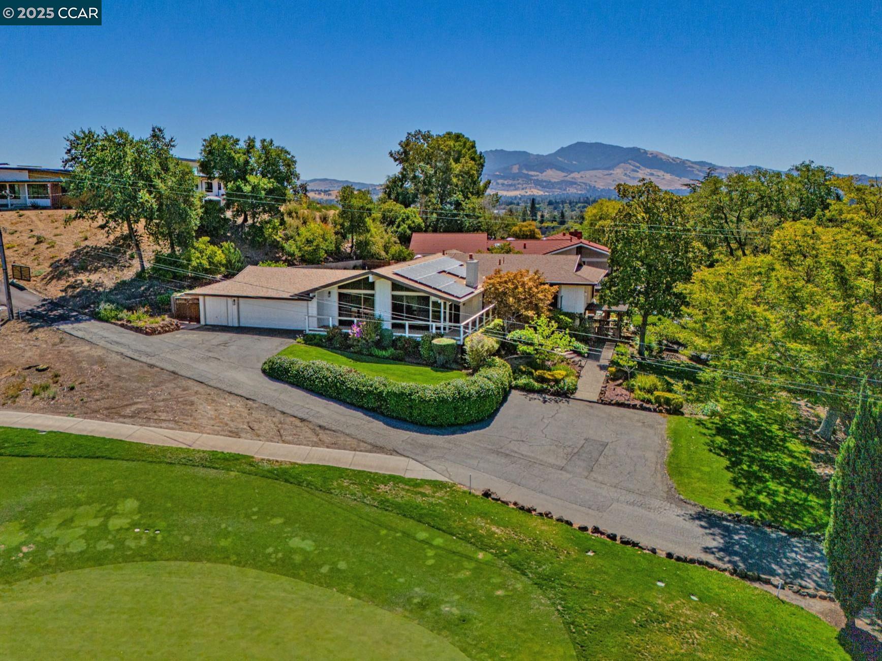 Detail Gallery Image 2 of 60 For 554 Golf Club Road, Pleasant Hill,  CA 94523 - 4 Beds | 3 Baths