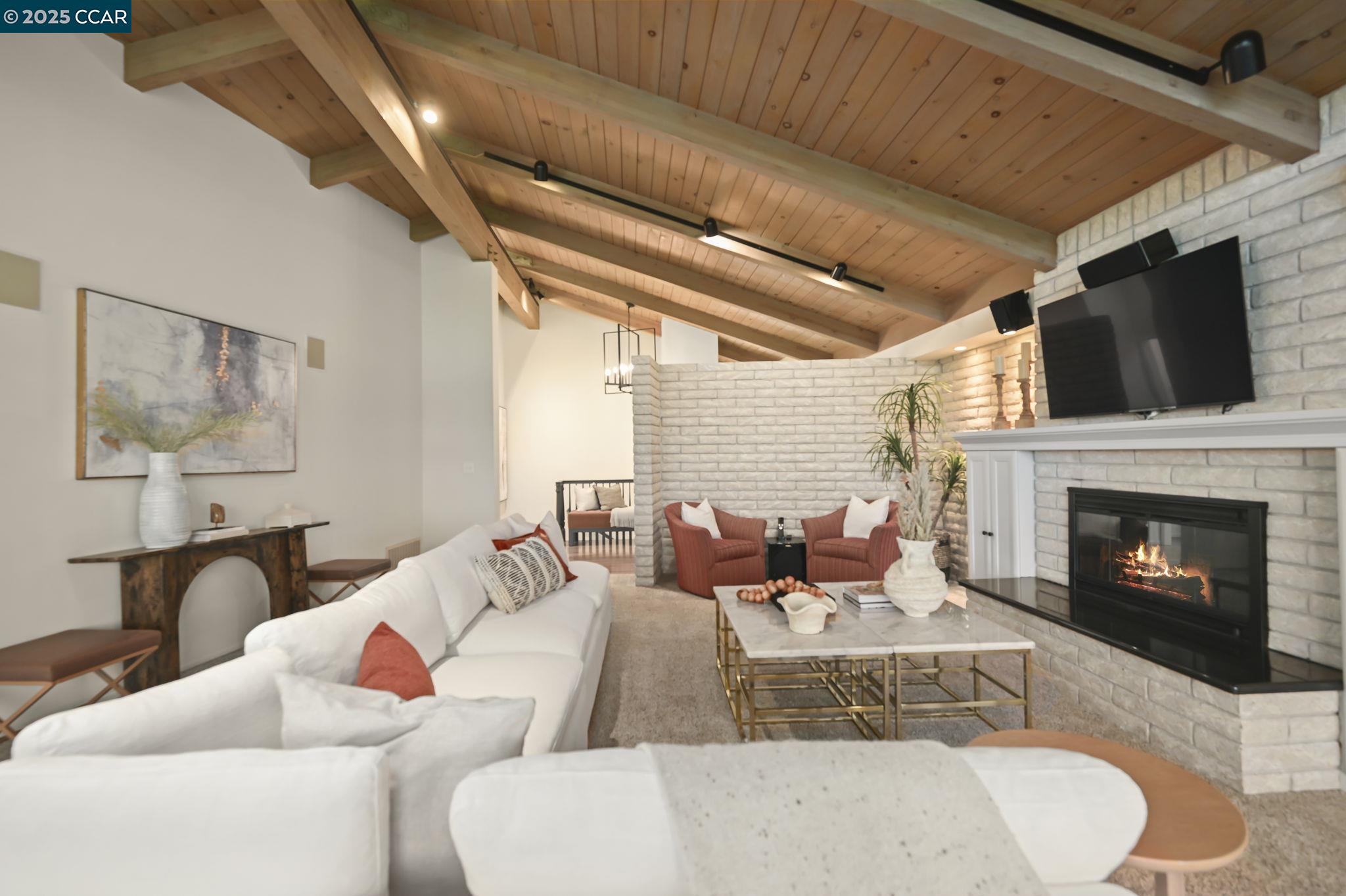 Detail Gallery Image 11 of 60 For 554 Golf Club Road, Pleasant Hill,  CA 94523 - 4 Beds | 3 Baths