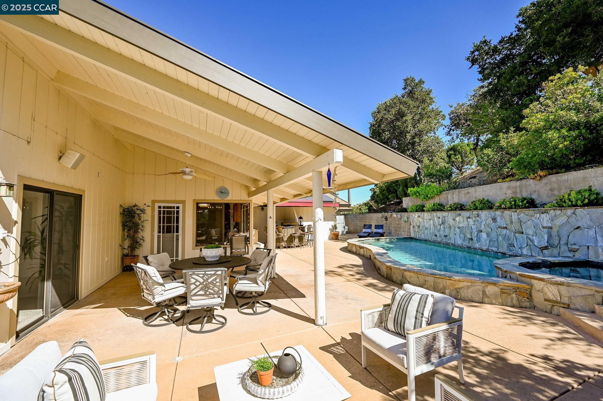 Detail Gallery Image 39 of 60 For 554 Golf Club Road, Pleasant Hill,  CA 94523 - 4 Beds | 3 Baths
