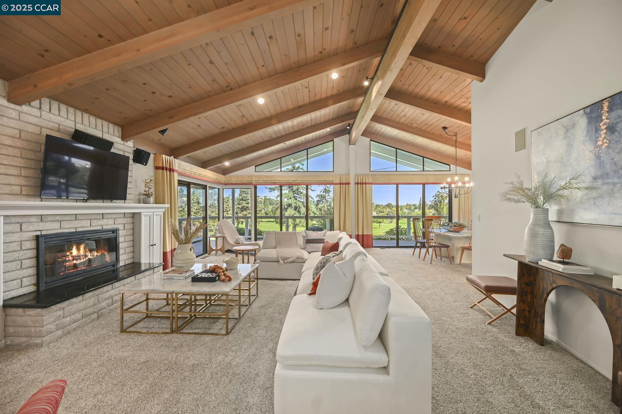 Detail Gallery Image 10 of 60 For 554 Golf Club Road, Pleasant Hill,  CA 94523 - 4 Beds | 3 Baths