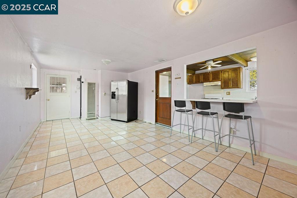 Detail Gallery Image 3 of 36 For 222 Denise, San Pablo,  CA 94806 - 4 Beds | 2 Baths