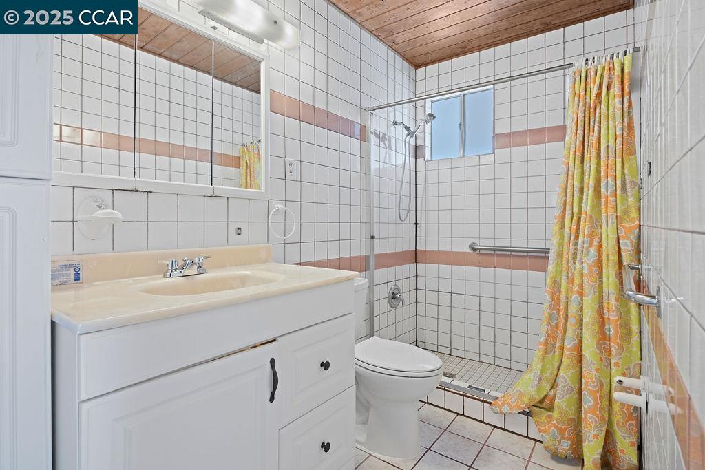 Detail Gallery Image 25 of 36 For 222 Denise, San Pablo,  CA 94806 - 4 Beds | 2 Baths