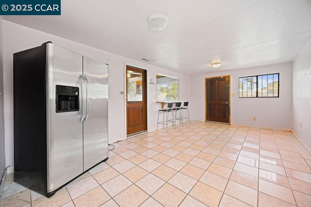 Detail Gallery Image 4 of 36 For 222 Denise, San Pablo,  CA 94806 - 4 Beds | 2 Baths