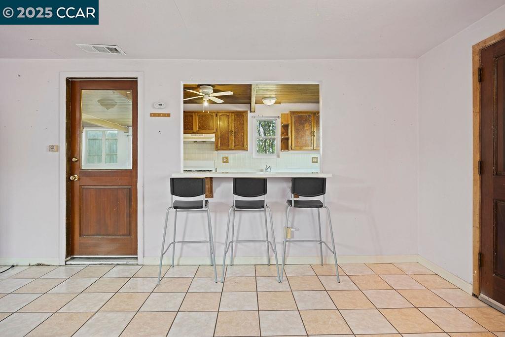 Detail Gallery Image 6 of 36 For 222 Denise, San Pablo,  CA 94806 - 4 Beds | 2 Baths
