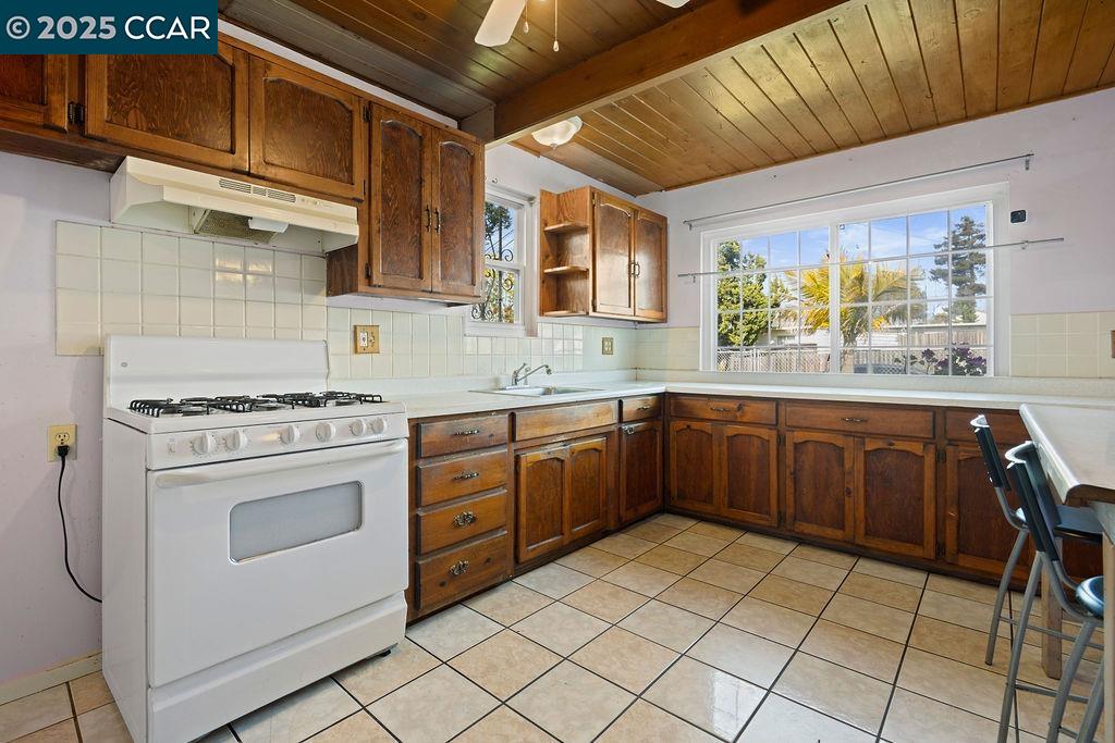 Detail Gallery Image 8 of 36 For 222 Denise, San Pablo,  CA 94806 - 4 Beds | 2 Baths