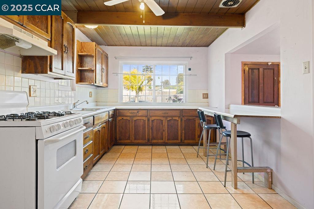 Detail Gallery Image 9 of 36 For 222 Denise, San Pablo,  CA 94806 - 4 Beds | 2 Baths