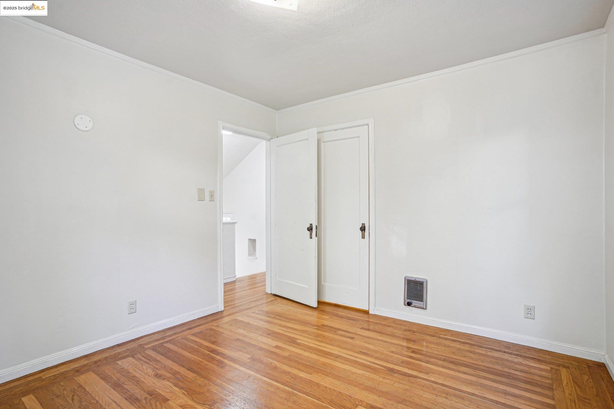 Detail Gallery Image 22 of 39 For 6576 Lucas Ave, Oakland,  CA 94611 - 4 Beds | 2 Baths