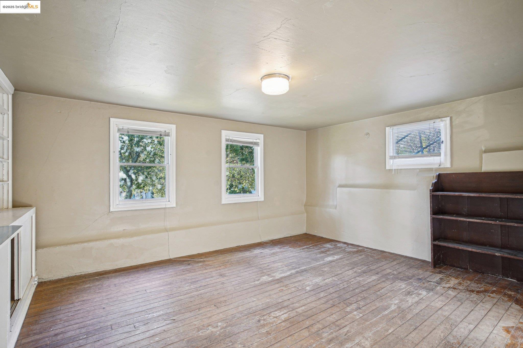 Detail Gallery Image 25 of 39 For 6576 Lucas Ave, Oakland,  CA 94611 - 4 Beds | 2 Baths