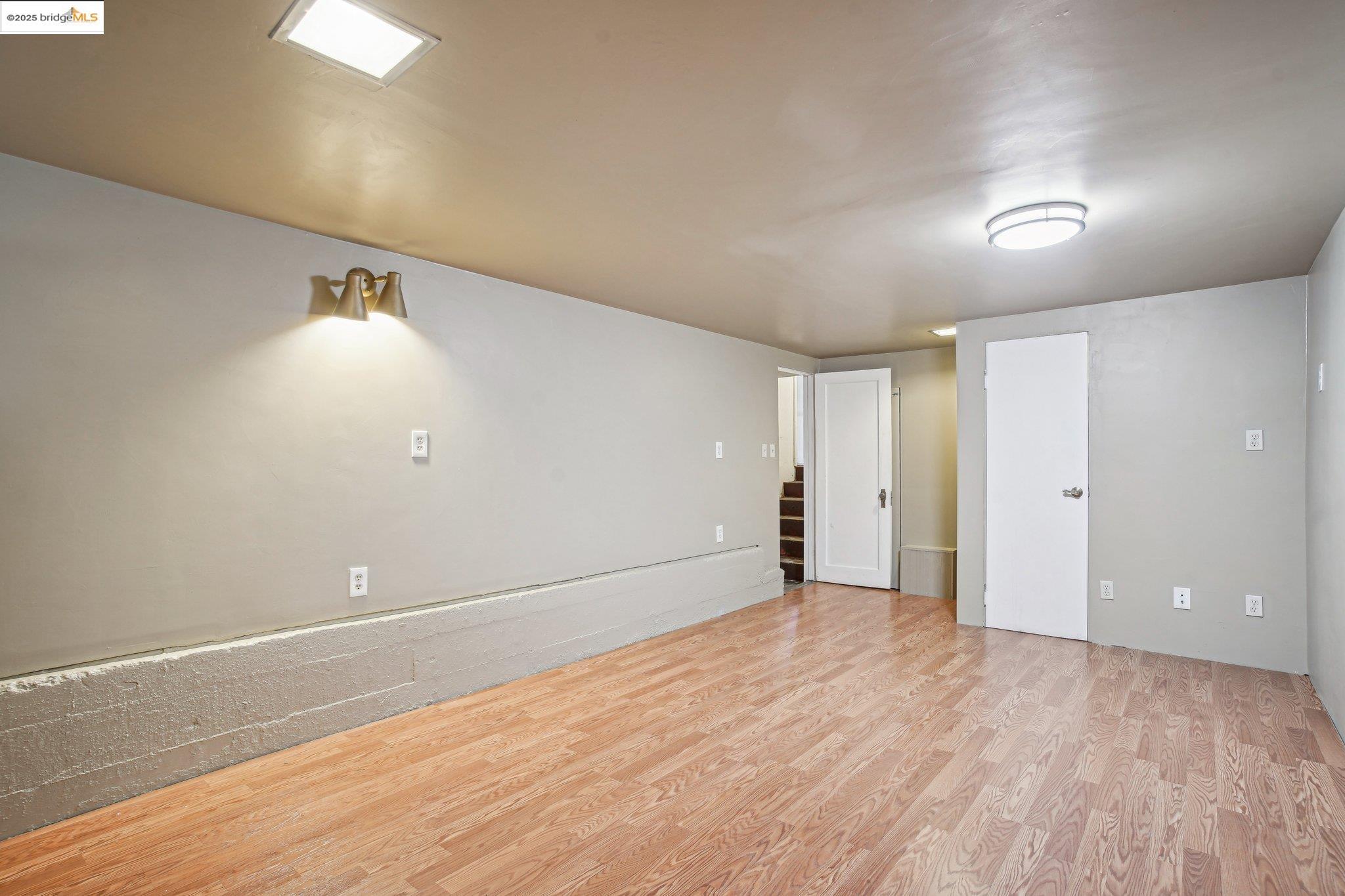 Detail Gallery Image 26 of 39 For 6576 Lucas Ave, Oakland,  CA 94611 - 4 Beds | 2 Baths