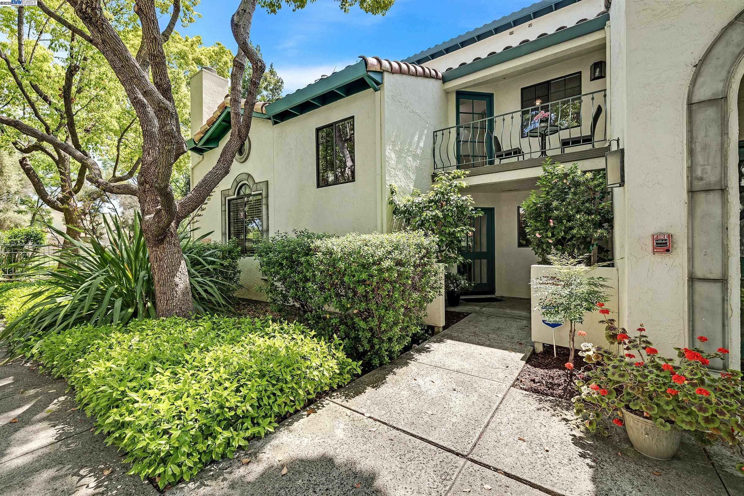 Detail Gallery Image 2 of 40 For 39280 Marbella Terraza 4n,  Fremont,  CA 94538 - 3 Beds | 3 Baths