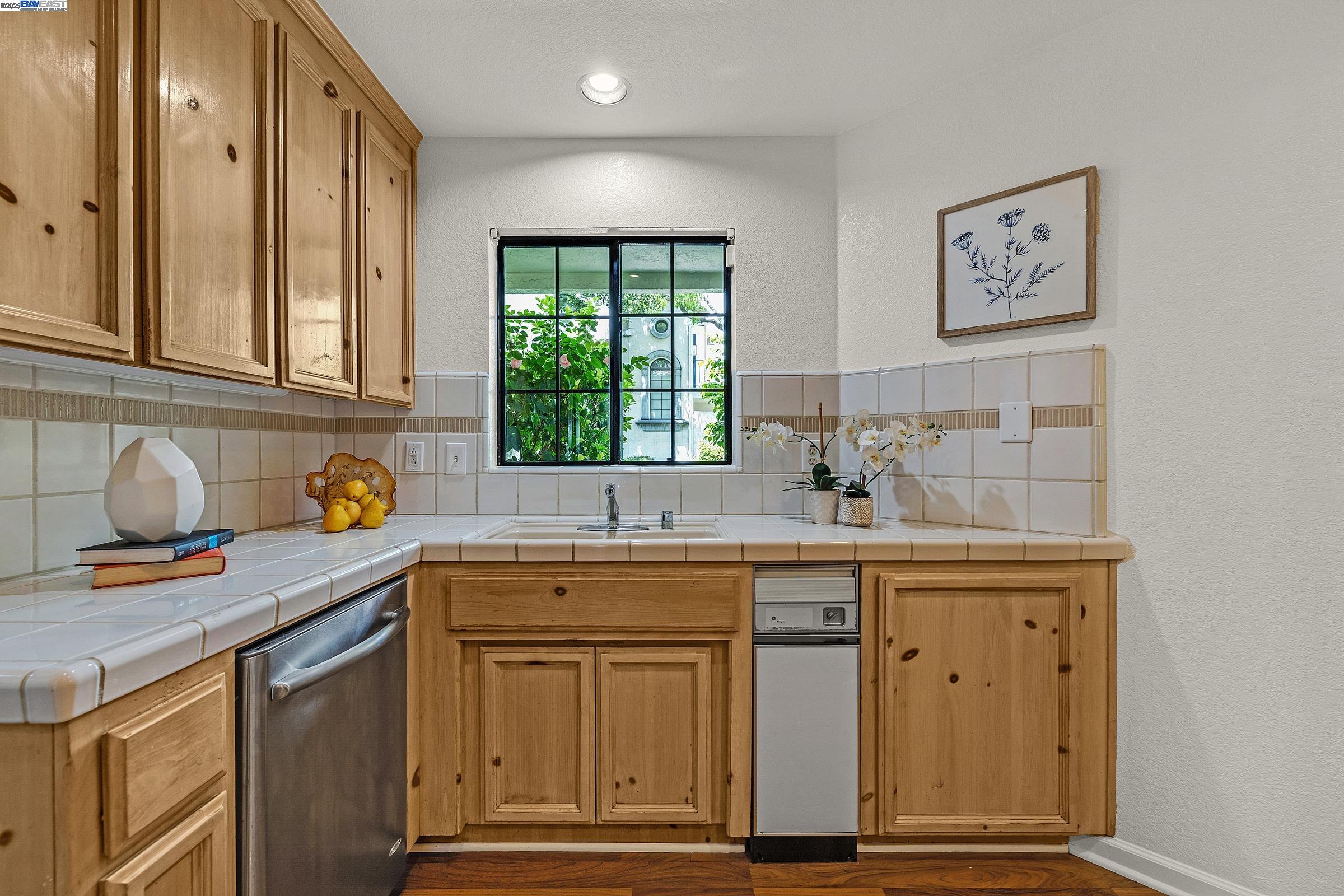 Detail Gallery Image 10 of 33 For 39280 Marbella Terraza 4n,  Fremont,  CA 94538 - 3 Beds | 3 Baths