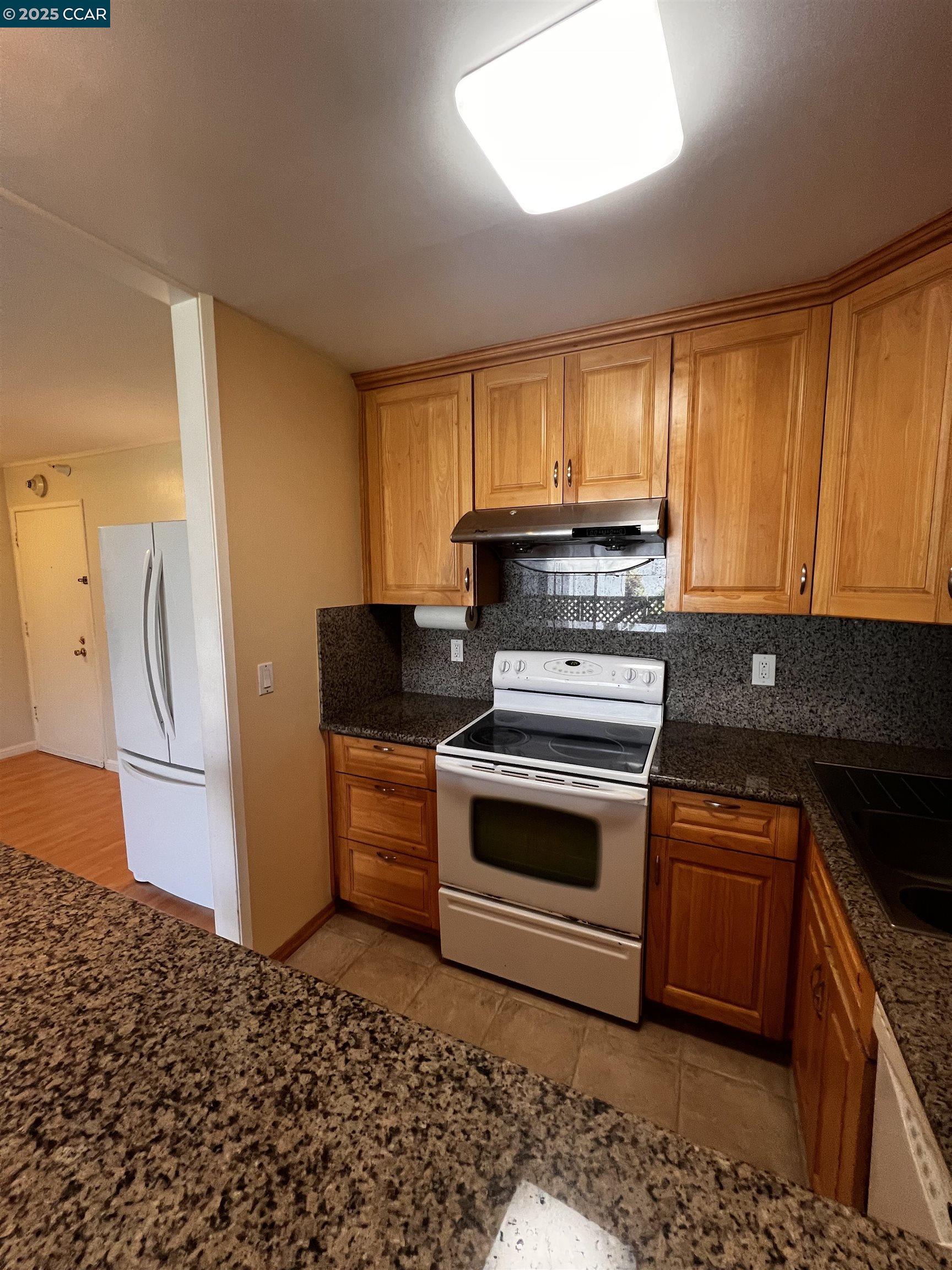 Detail Gallery Image 11 of 35 For 2 Anchor Drive #F-285,  Emeryville,  CA 94608 - 1 Beds | 1 Baths