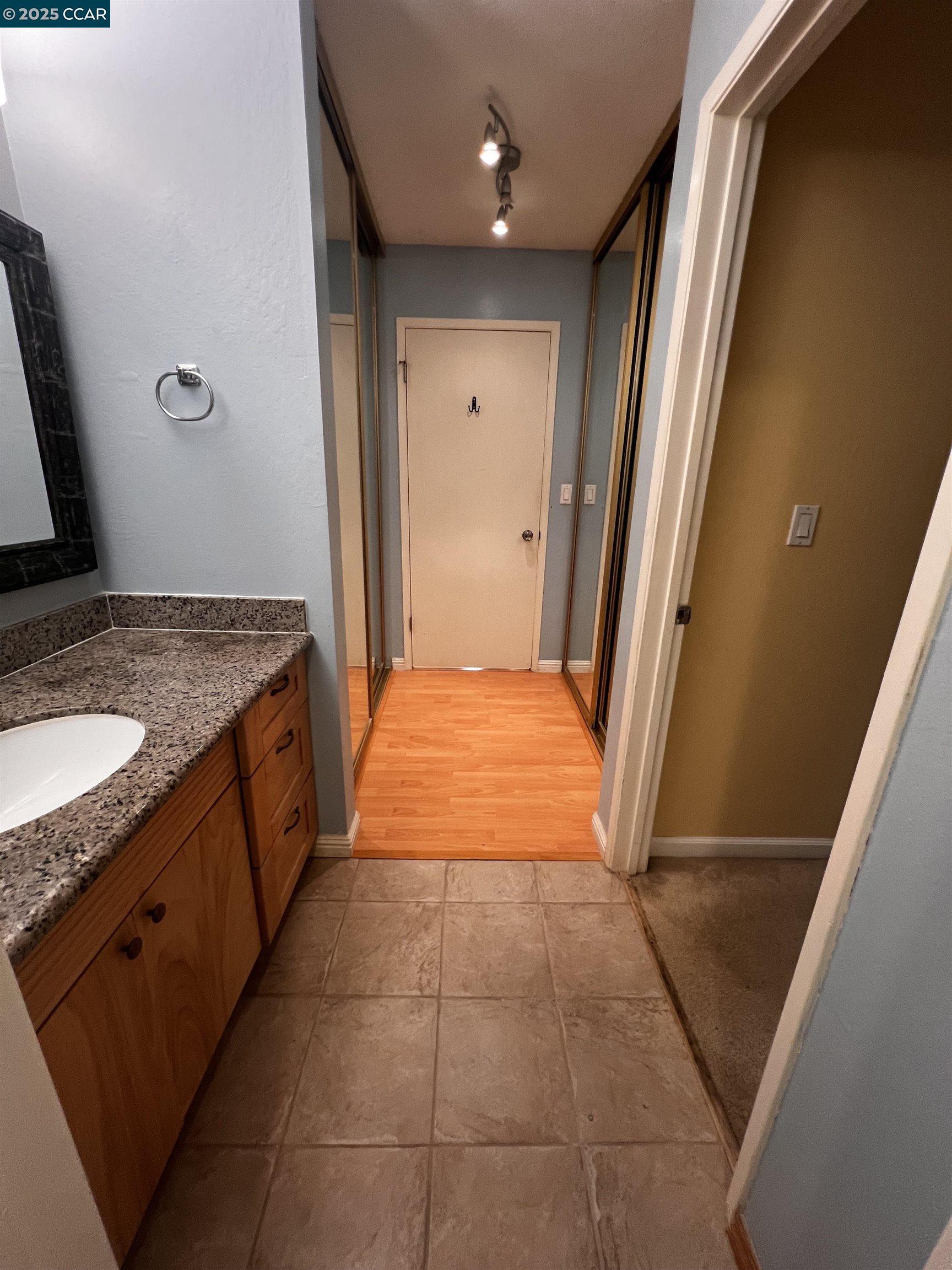 Detail Gallery Image 14 of 35 For 2 Anchor Drive #F-285,  Emeryville,  CA 94608 - 1 Beds | 1 Baths