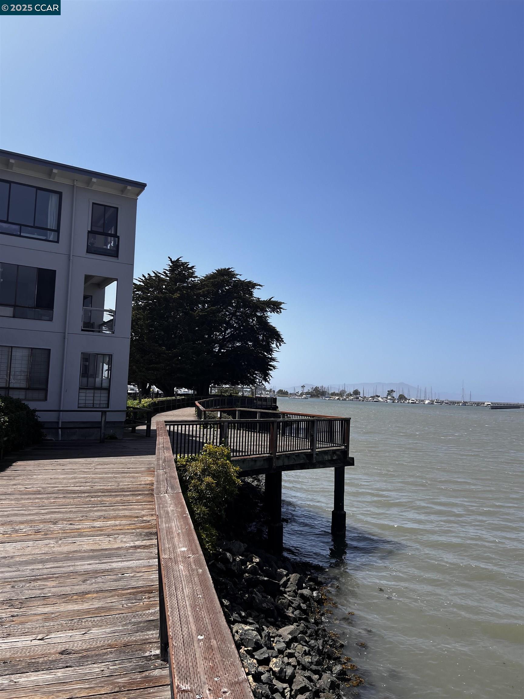 Detail Gallery Image 22 of 35 For 2 Anchor Drive #F-285,  Emeryville,  CA 94608 - 1 Beds | 1 Baths