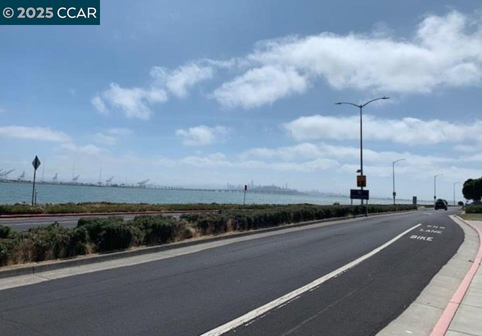 Detail Gallery Image 27 of 35 For 2 Anchor Drive #F-285,  Emeryville,  CA 94608 - 1 Beds | 1 Baths