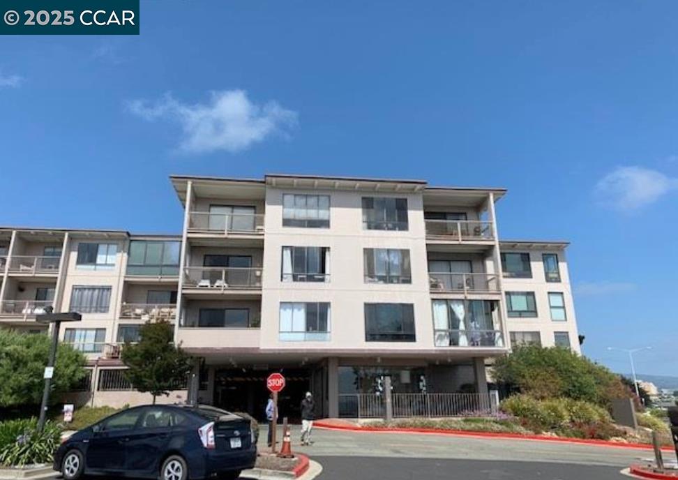 Detail Gallery Image 28 of 35 For 2 Anchor Drive #F-285,  Emeryville,  CA 94608 - 1 Beds | 1 Baths