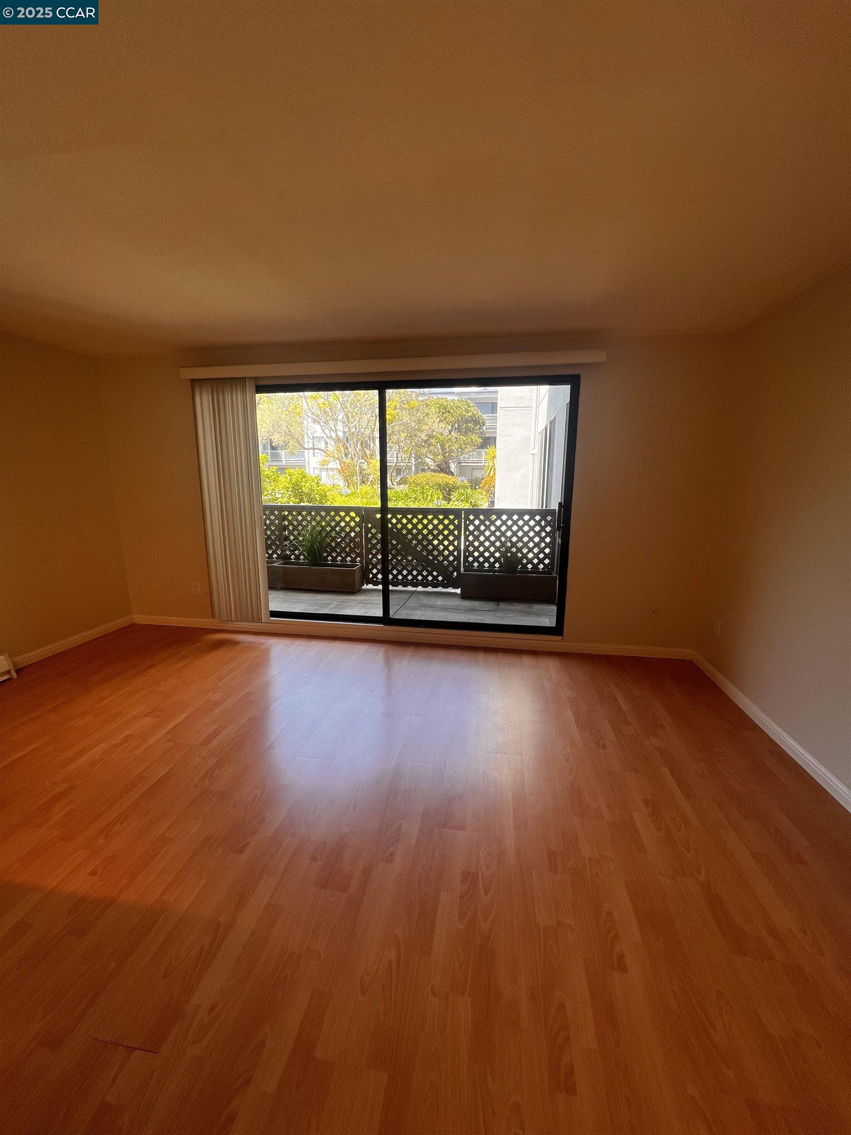 Detail Gallery Image 8 of 35 For 2 Anchor Drive #F-285,  Emeryville,  CA 94608 - 1 Beds | 1 Baths