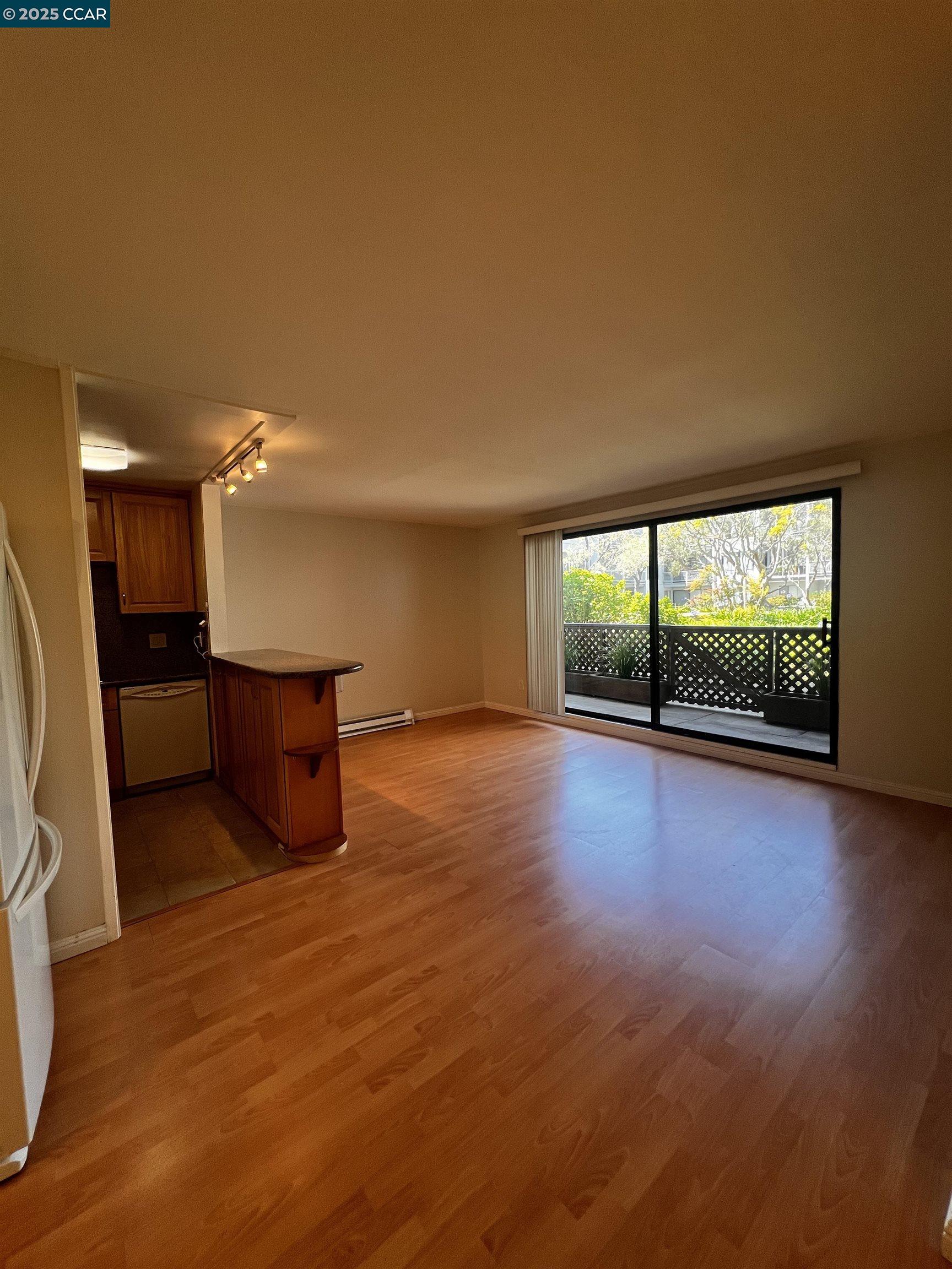 Detail Gallery Image 9 of 35 For 2 Anchor Drive #F-285,  Emeryville,  CA 94608 - 1 Beds | 1 Baths