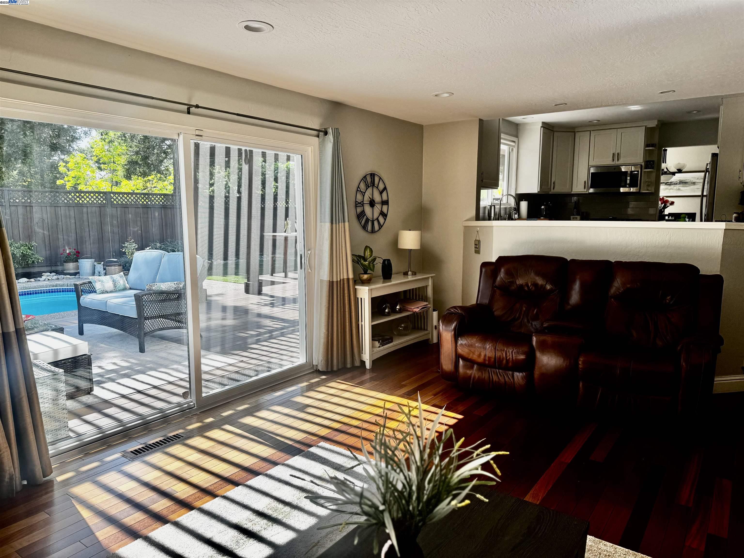 Detail Gallery Image 17 of 40 For 3521 S Olympic Ct, Pleasanton,  CA 94588 - 3 Beds | 2/1 Baths