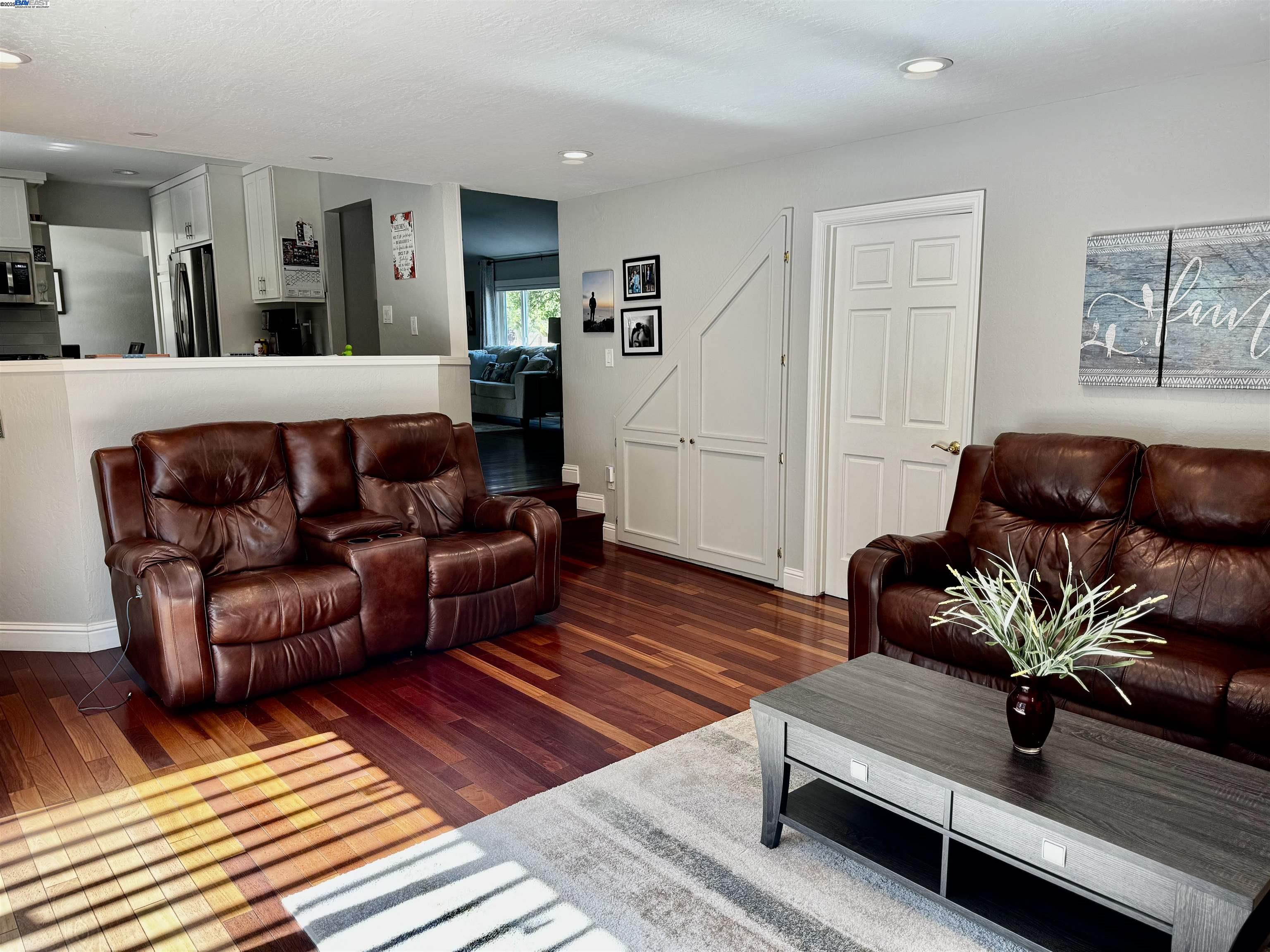 Detail Gallery Image 19 of 40 For 3521 S Olympic Ct, Pleasanton,  CA 94588 - 3 Beds | 2/1 Baths