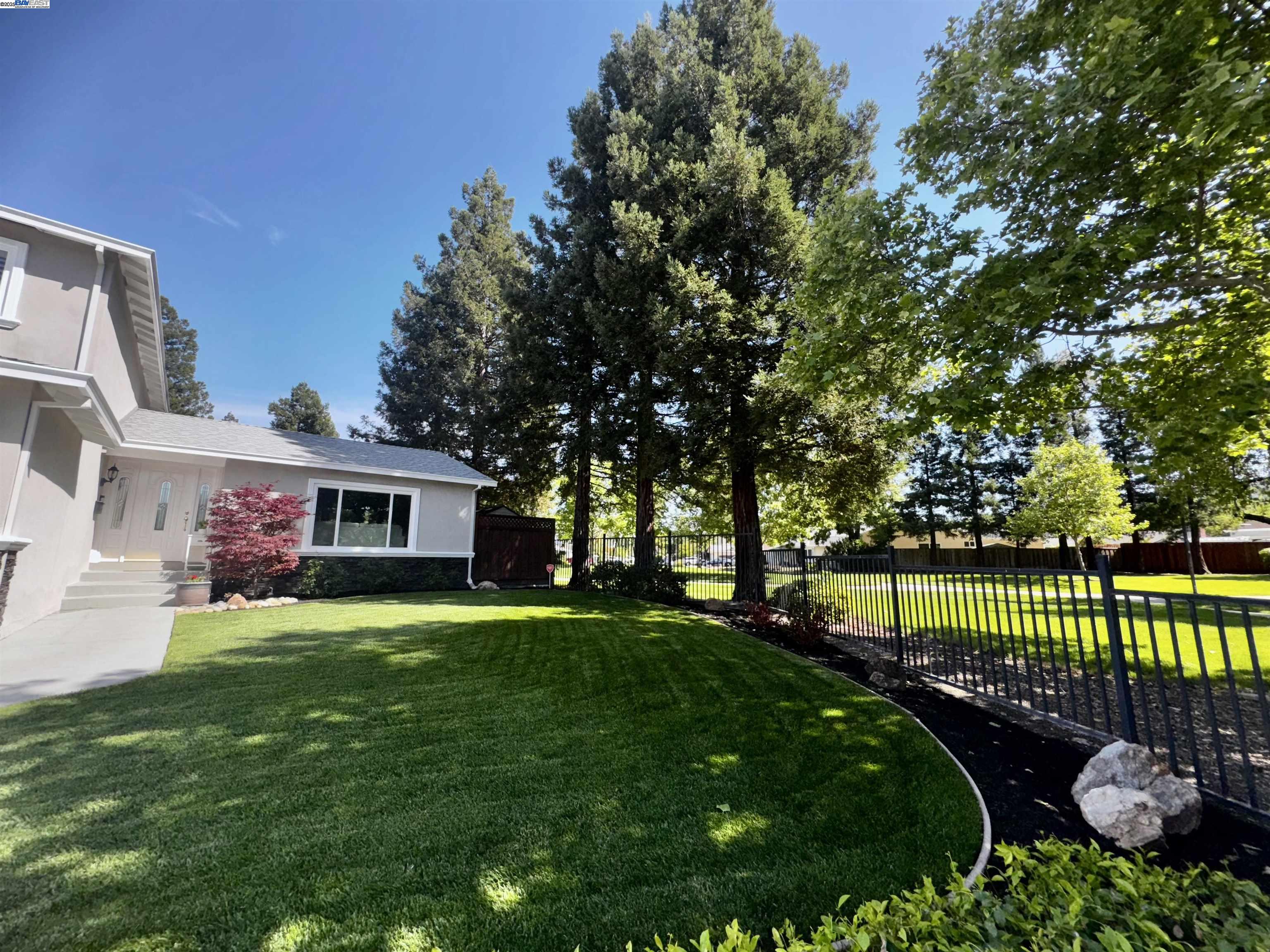 Detail Gallery Image 2 of 40 For 3521 S Olympic Ct, Pleasanton,  CA 94588 - 3 Beds | 2/1 Baths