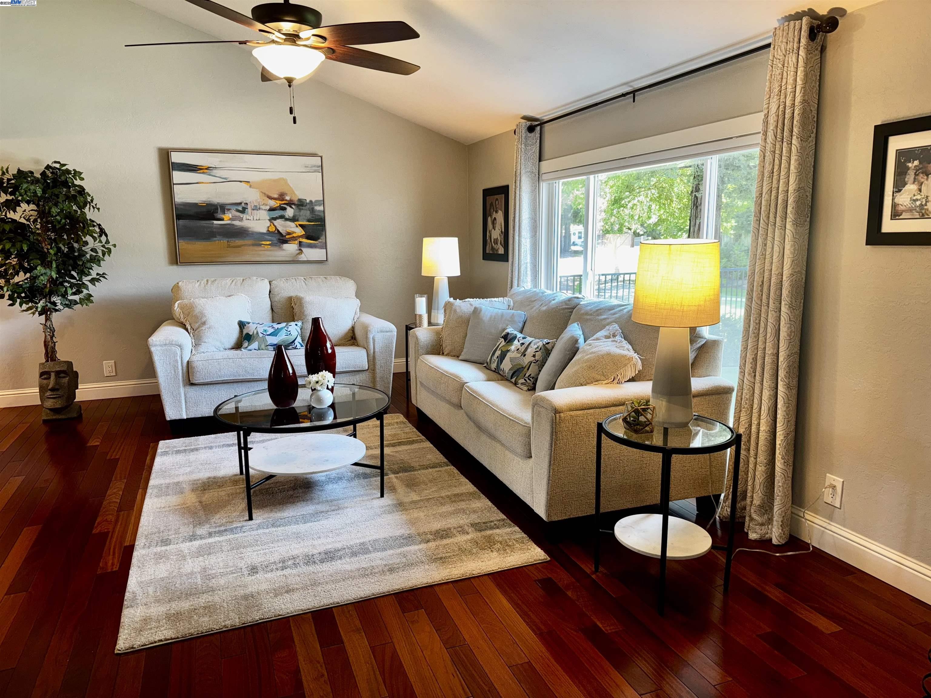 Detail Gallery Image 4 of 40 For 3521 S Olympic Ct, Pleasanton,  CA 94588 - 3 Beds | 2/1 Baths