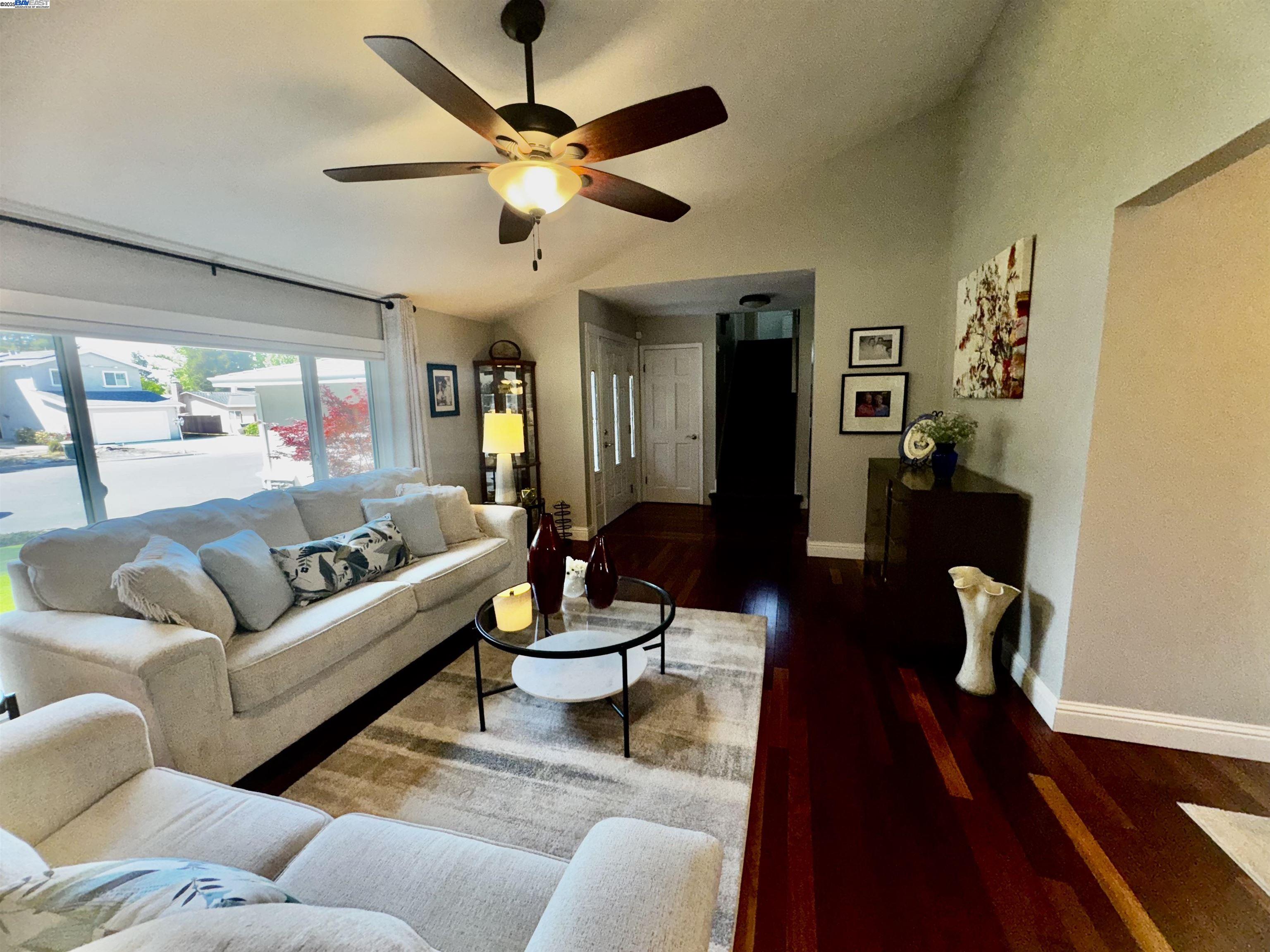 Detail Gallery Image 6 of 40 For 3521 S Olympic Ct, Pleasanton,  CA 94588 - 3 Beds | 2/1 Baths