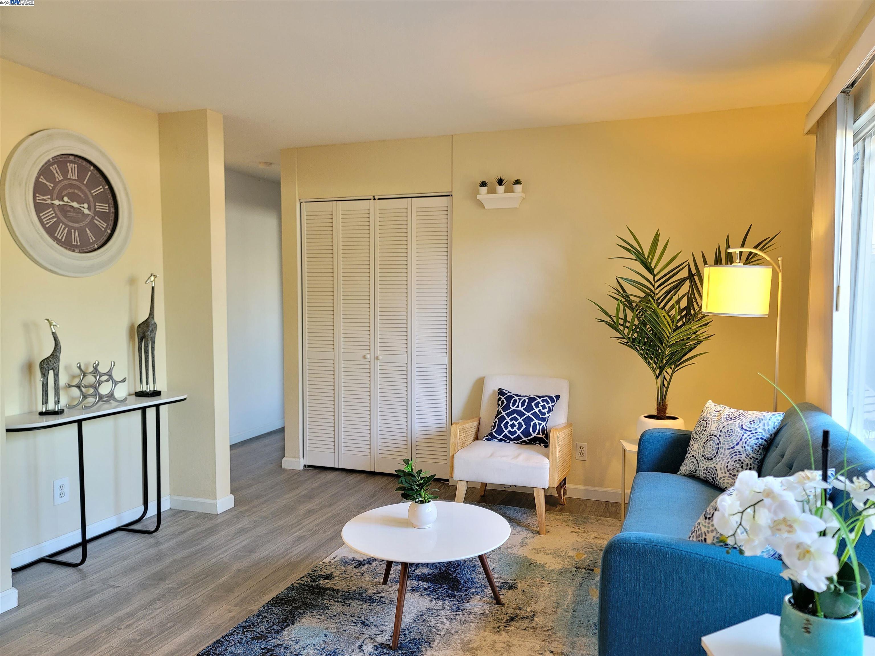 Detail Gallery Image 3 of 24 For 320 Auburn Way #25,  San Jose,  CA 95129 - 2 Beds | 1 Baths