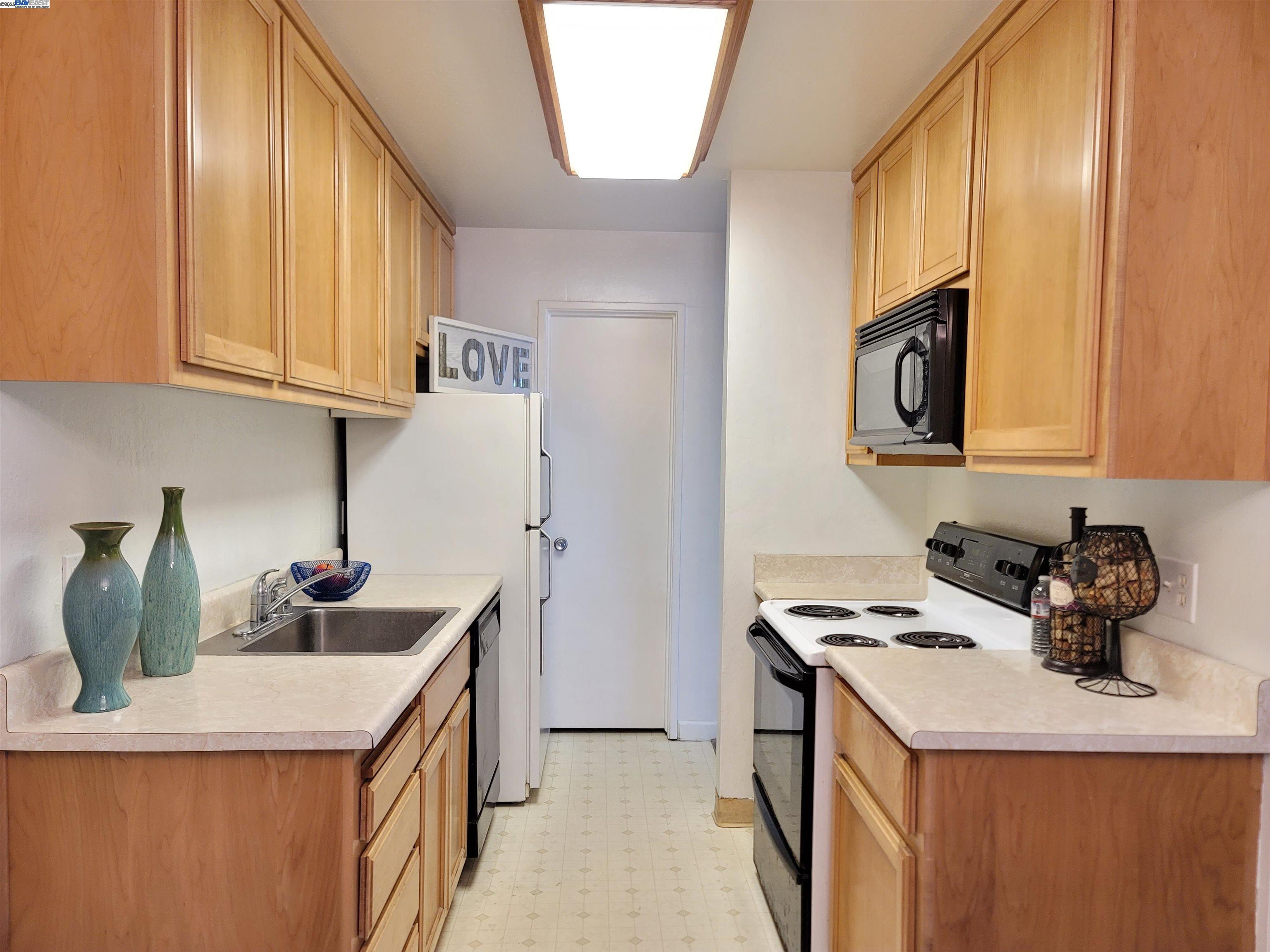 Detail Gallery Image 8 of 24 For 320 Auburn Way #25,  San Jose,  CA 95129 - 2 Beds | 1 Baths