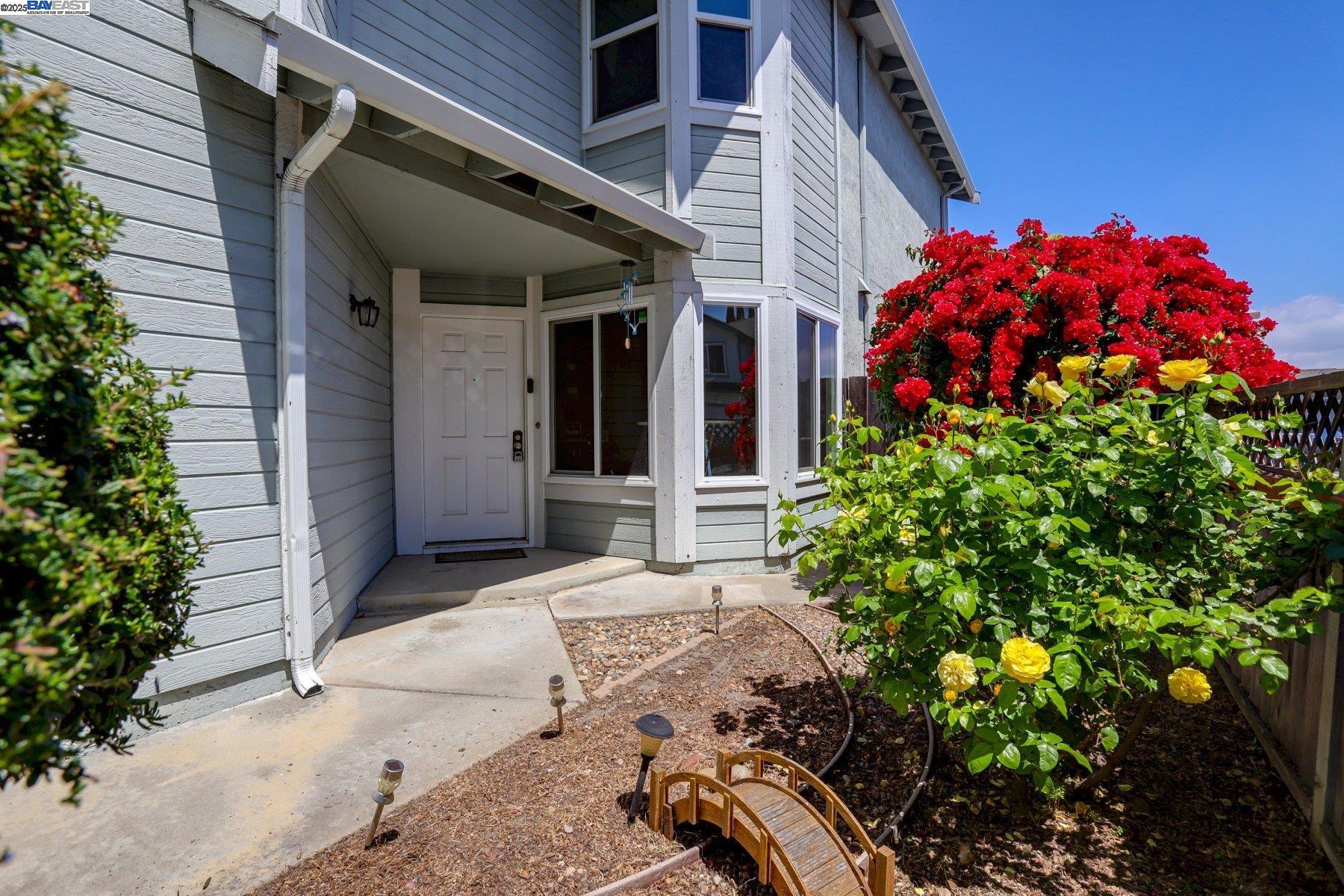 Detail Gallery Image 4 of 33 For 34724 Teal Cmn, Fremont,  CA 94555 - 3 Beds | 2/1 Baths
