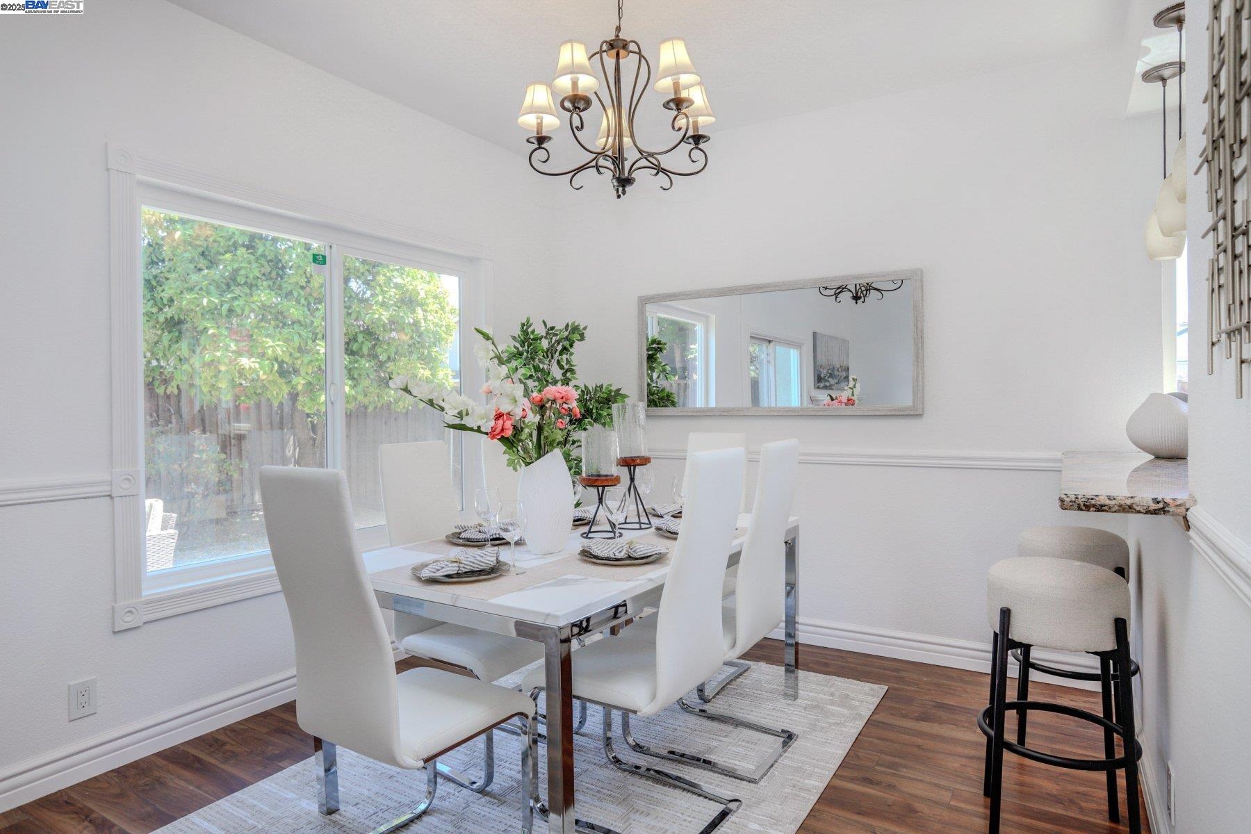 Detail Gallery Image 7 of 33 For 34724 Teal Cmn, Fremont,  CA 94555 - 3 Beds | 2/1 Baths