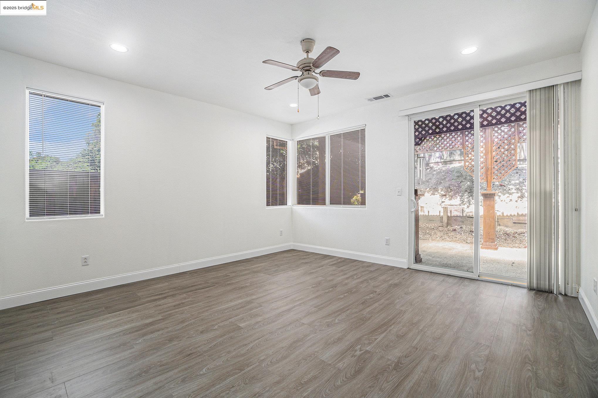 Detail Gallery Image 16 of 33 For 4112 Montgomery Hill Dr, Antioch,  CA 94531 - 3 Beds | 2 Baths